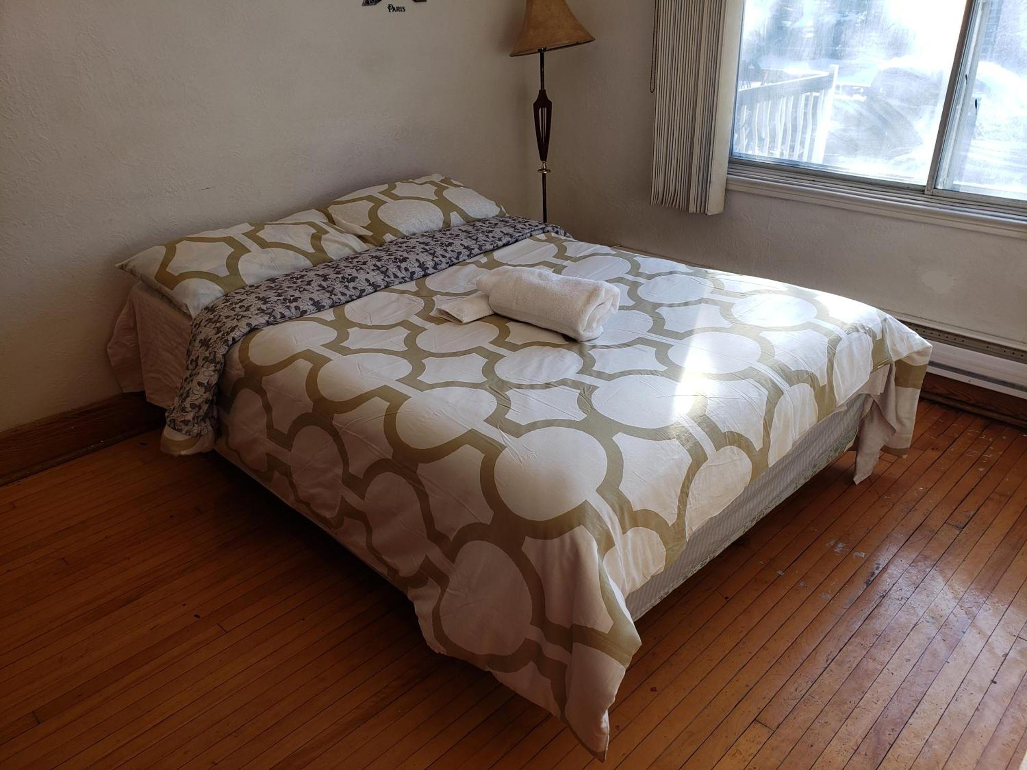 Bright Near Metro Monk Station With Self Check-in Guest house Montreal