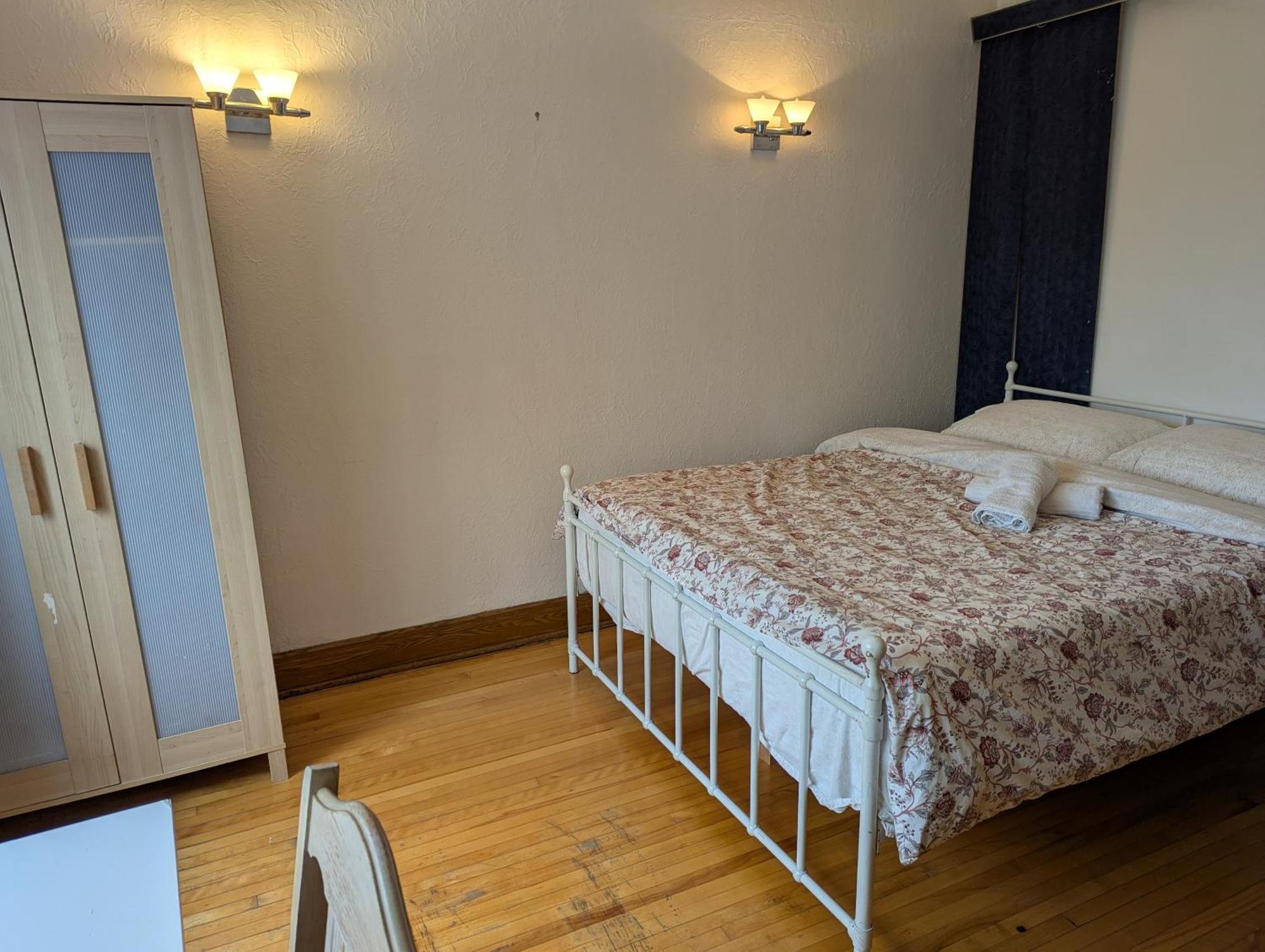 Bright Near Metro Monk Station With Self Check-in * Montreal