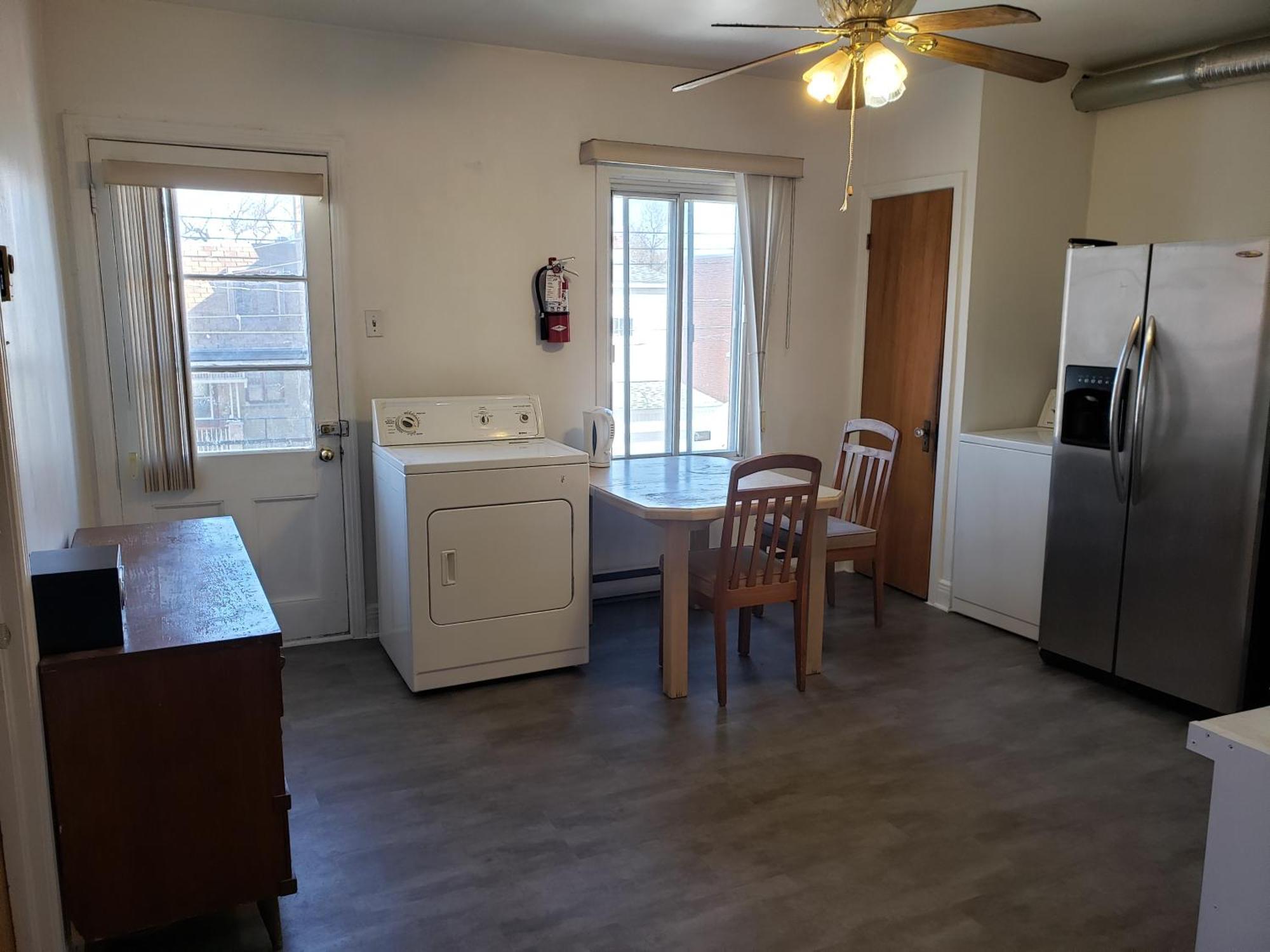 Bright Near Metro Monk Station With Self Check-in Guest house Montreal