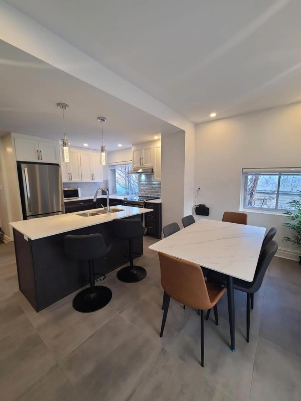 Spacious 3br Retreat In Vibrant Montreal, Parks, Dining & Culture Apartment Montreal