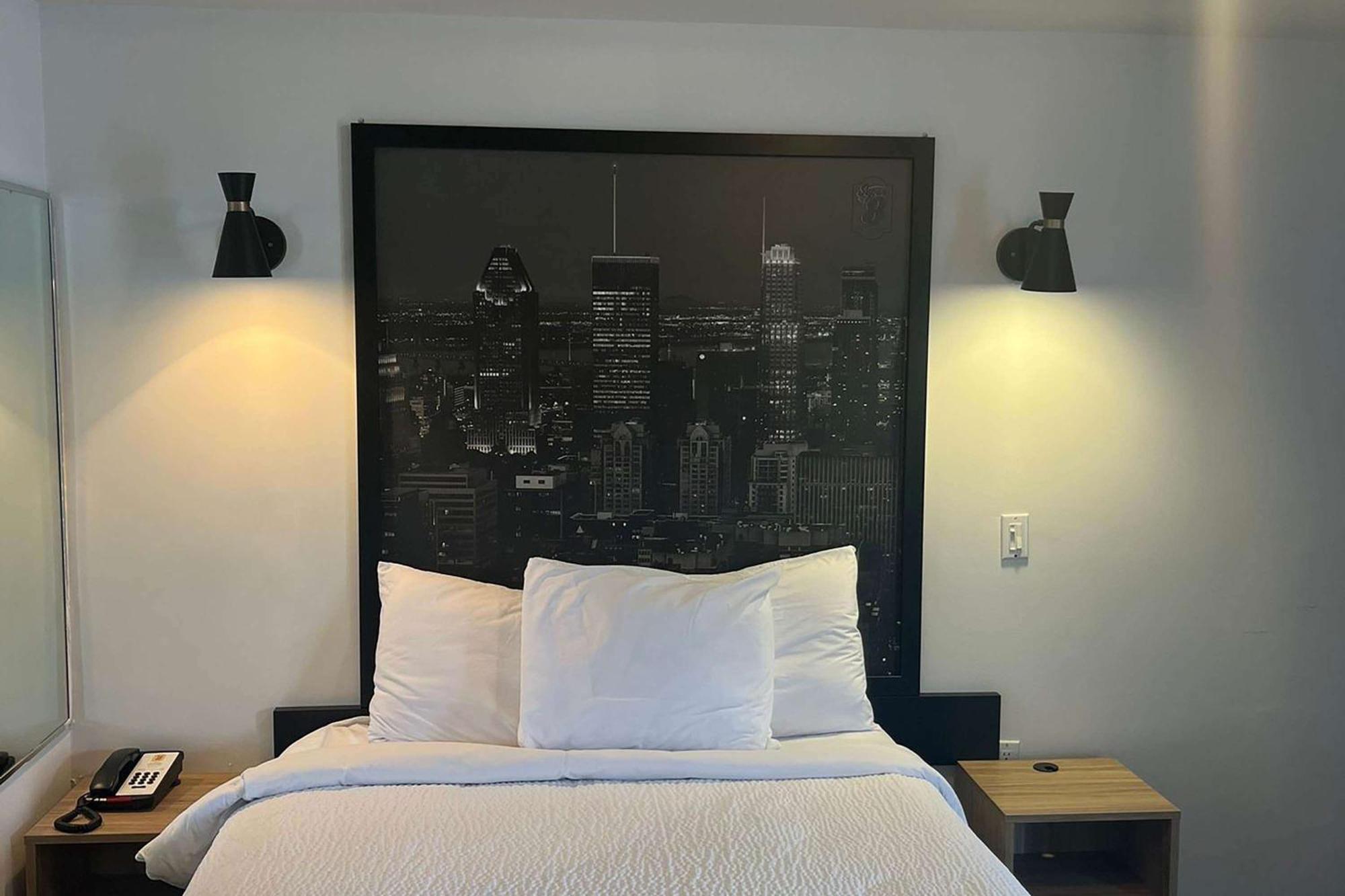 Super 8 By Wyndham Motel 2*