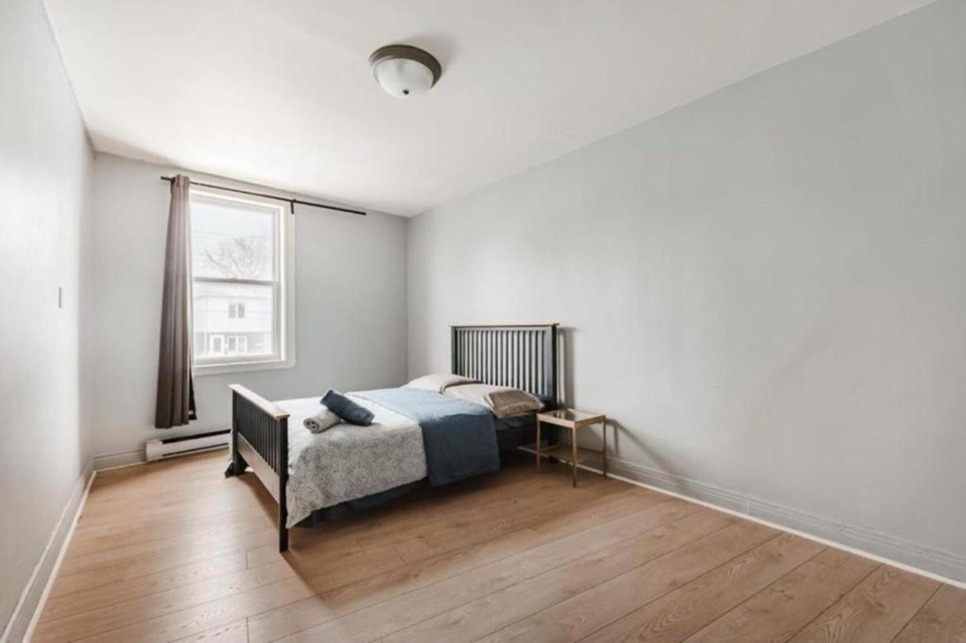 Spacious 3 Bedroom In Lasalle Apartment Montreal