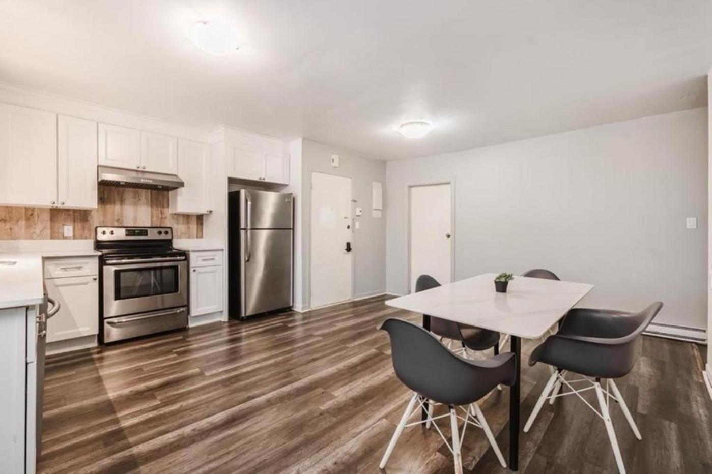 Spacious 3 Bedroom In Lasalle Montreal