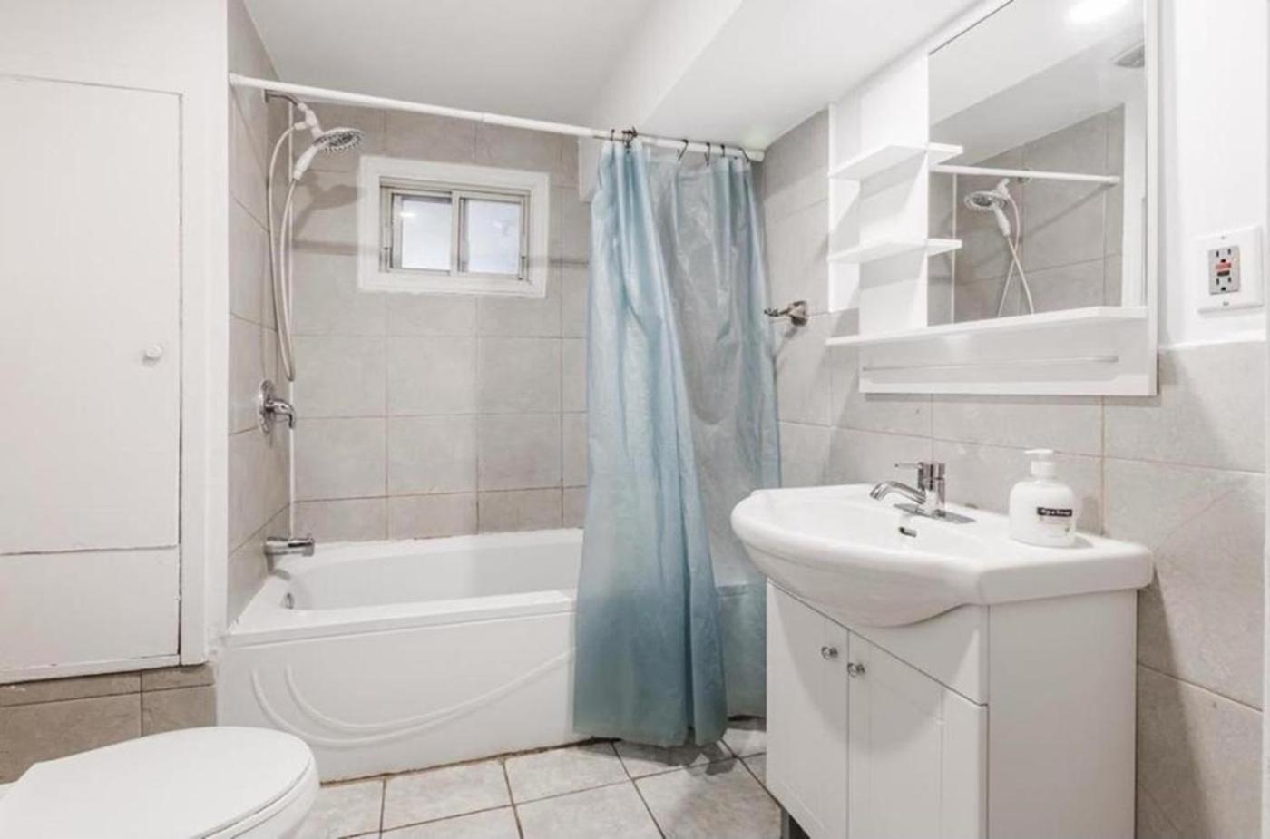 Spacious 3 Bedroom In Lasalle