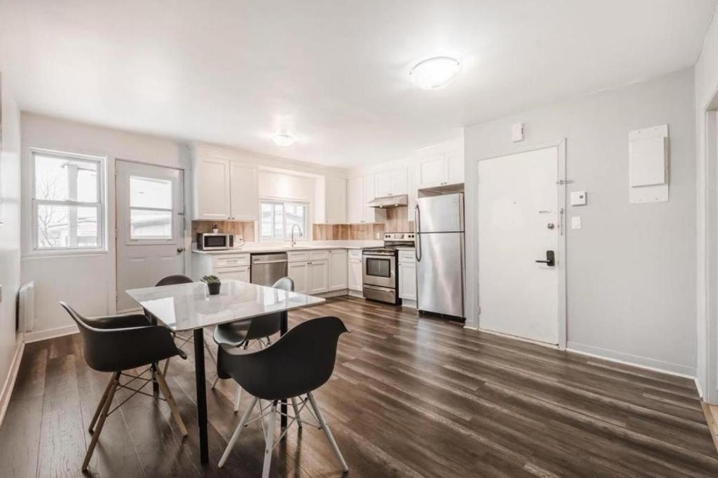 Apartment Spacious 3 Bedroom In Lasalle