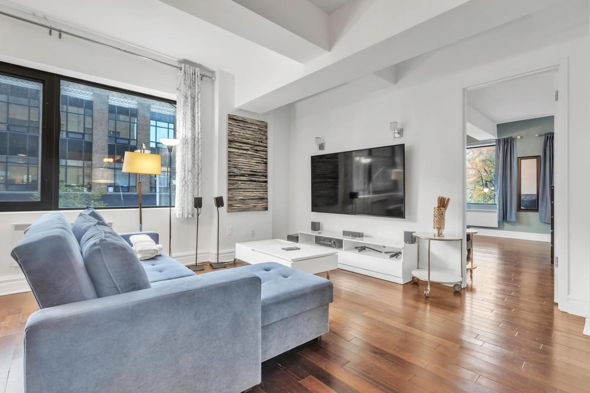 Apartment Luxurious 2 Bedroom 2 Bathroom Downtown *
