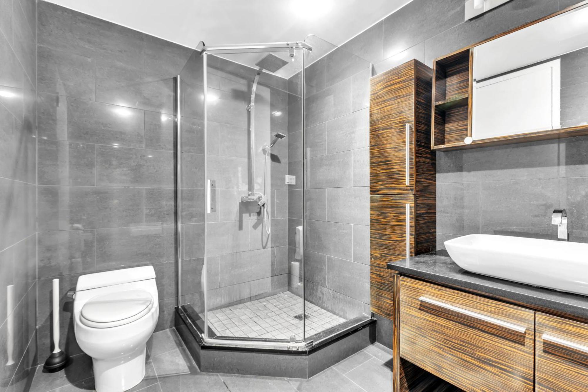 Luxurious 2 Bedroom 2 Bathroom Downtown *