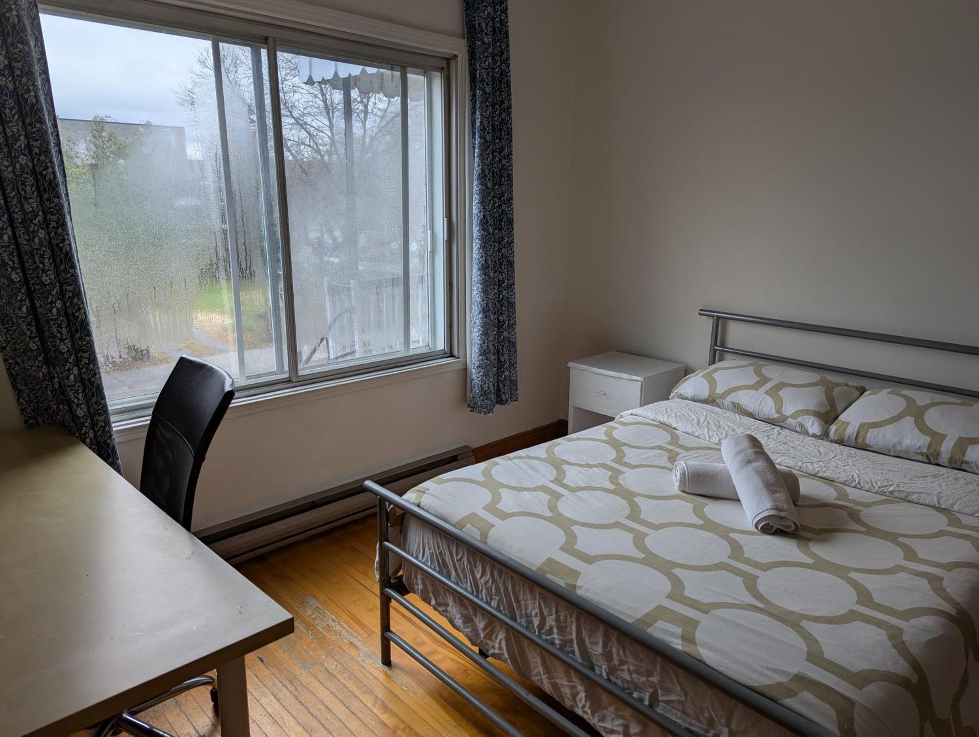 Bright Near Metro Monk Station With Self Check-in * Montreal