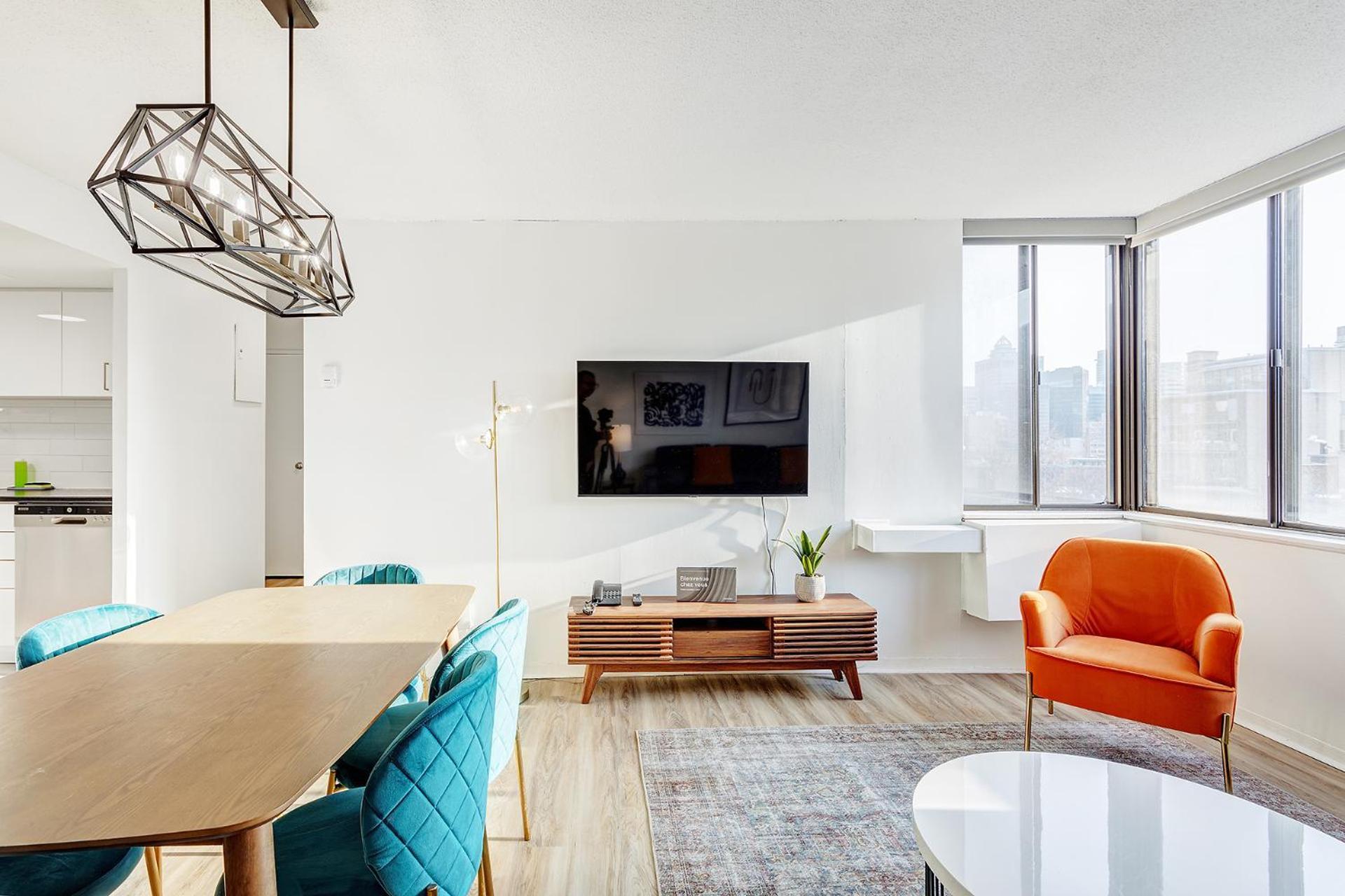 One Bedroom Oasis Steps Away From Mount Royal Apartment Montreal
