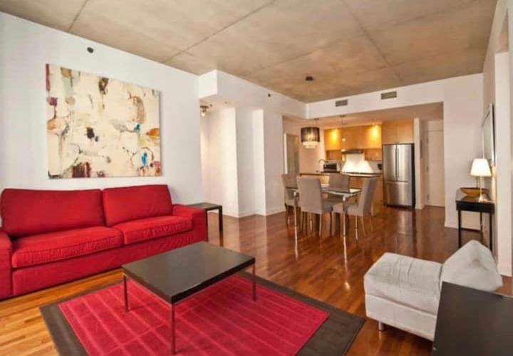 Chic Downtown 2 Bed 2 Bath Free Indoor Parking Apartment Montreal