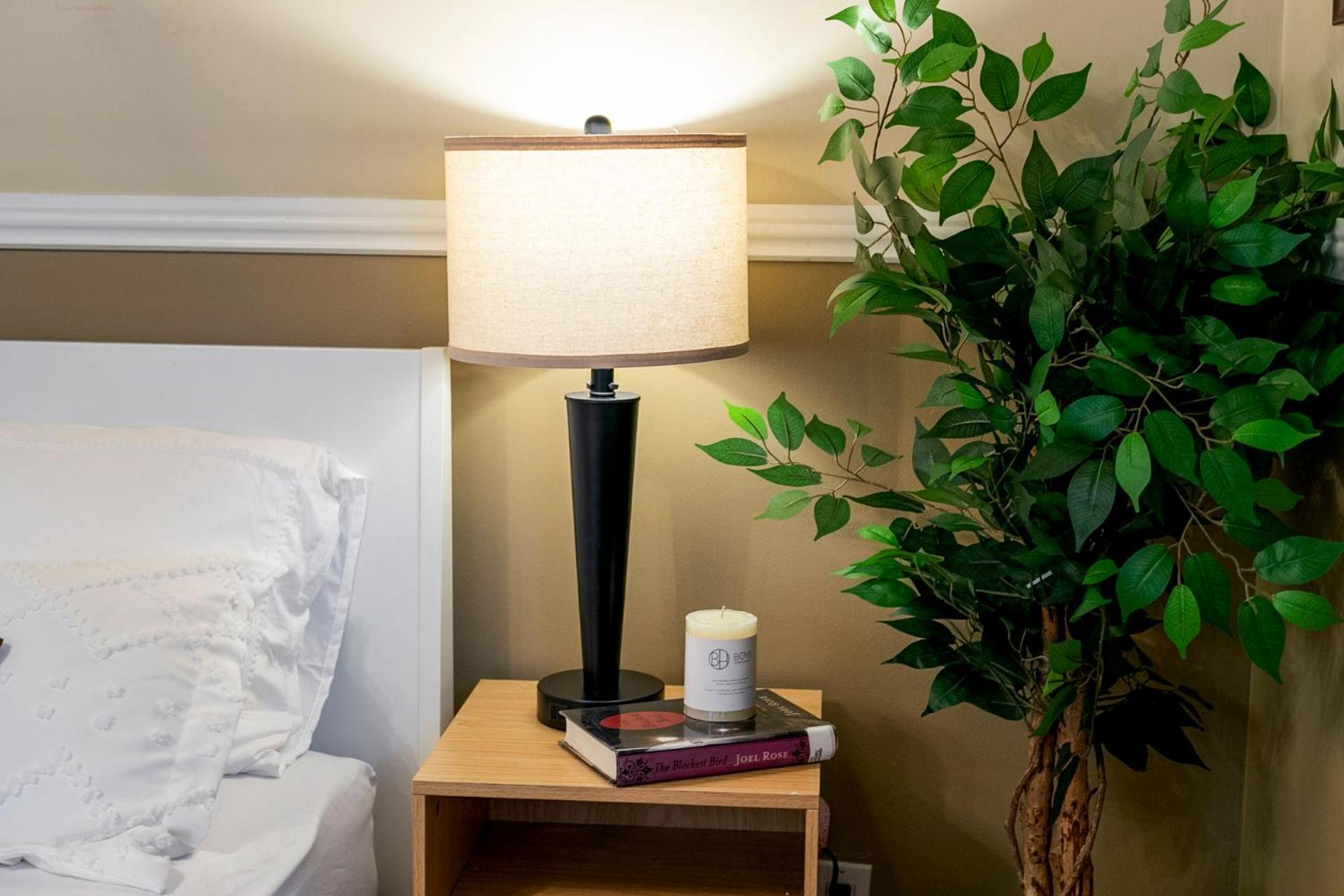 Cozy Entire Apartment-3min Walk To Metro-free Parking-botanical Garden-biodome