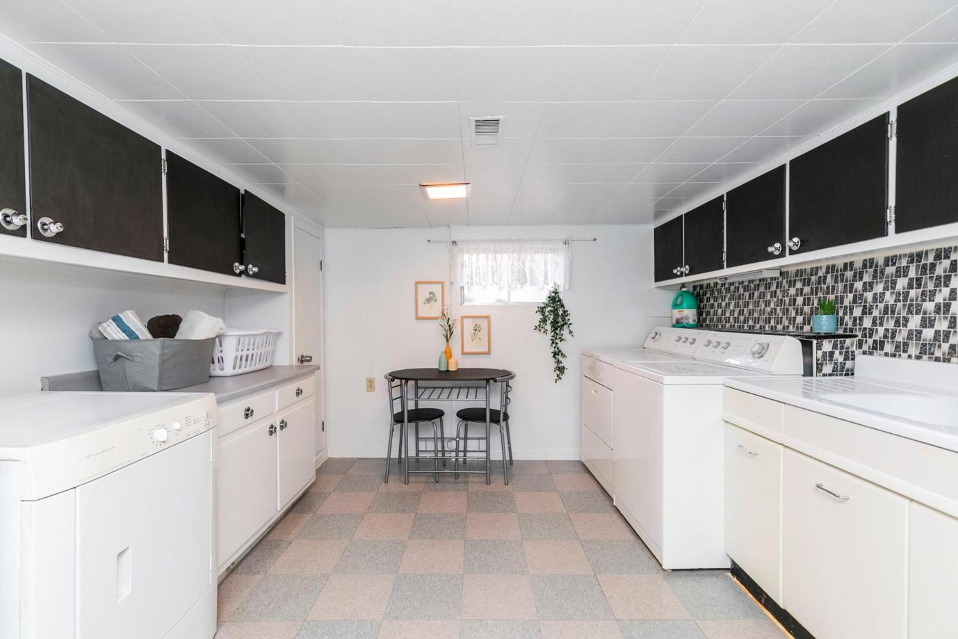 Cozy Entire Apartment-3min Walk To Metro-free Parking-botanical Garden-biodome * Montreal