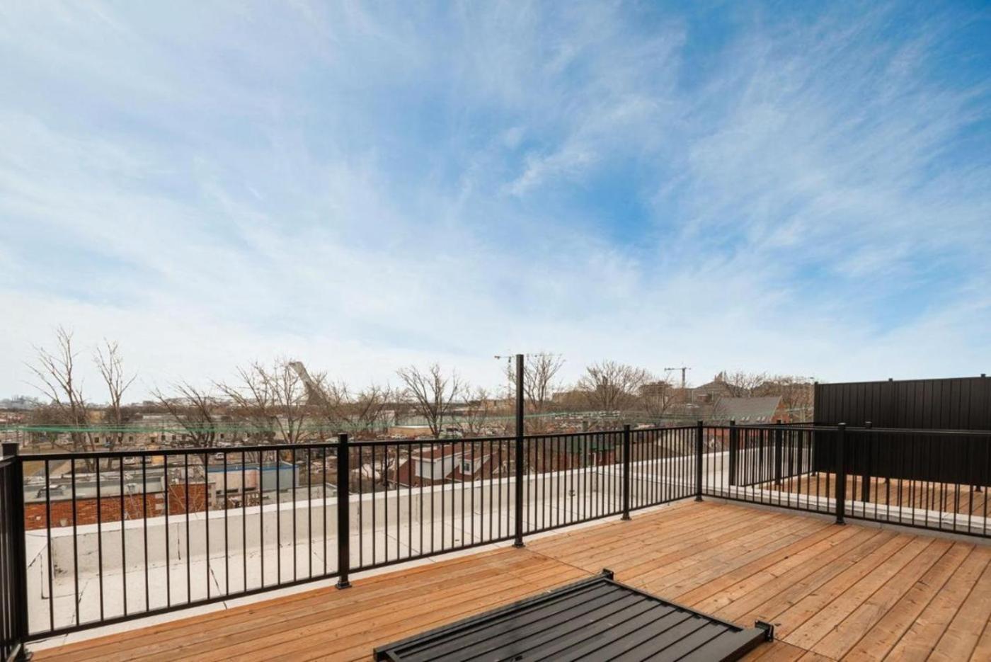 Stylish Two-story With 2 Bedrooms 1108 * Montreal