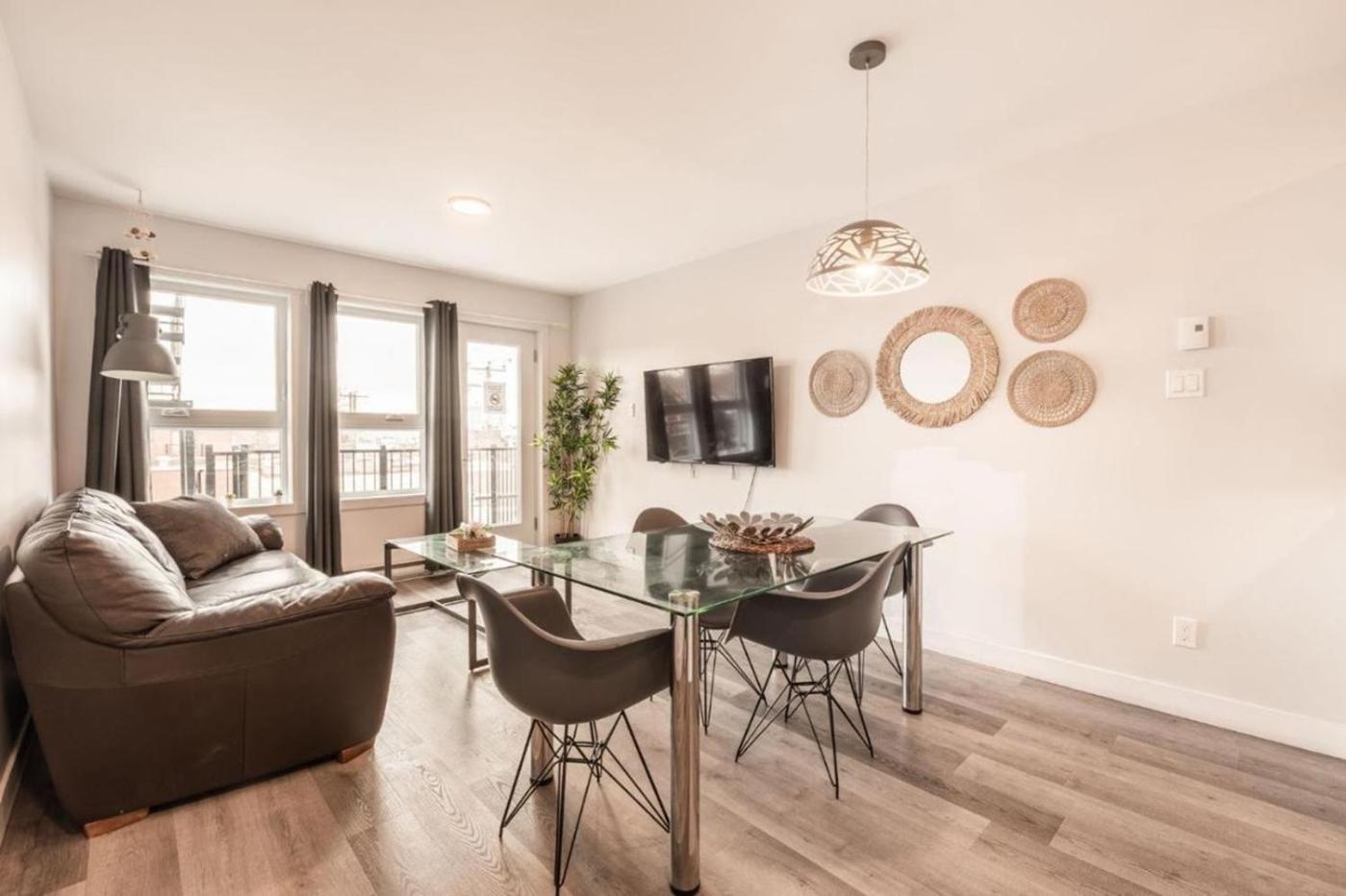 Stylish Two-story With 2 Bedrooms 1108 Apartment Montreal