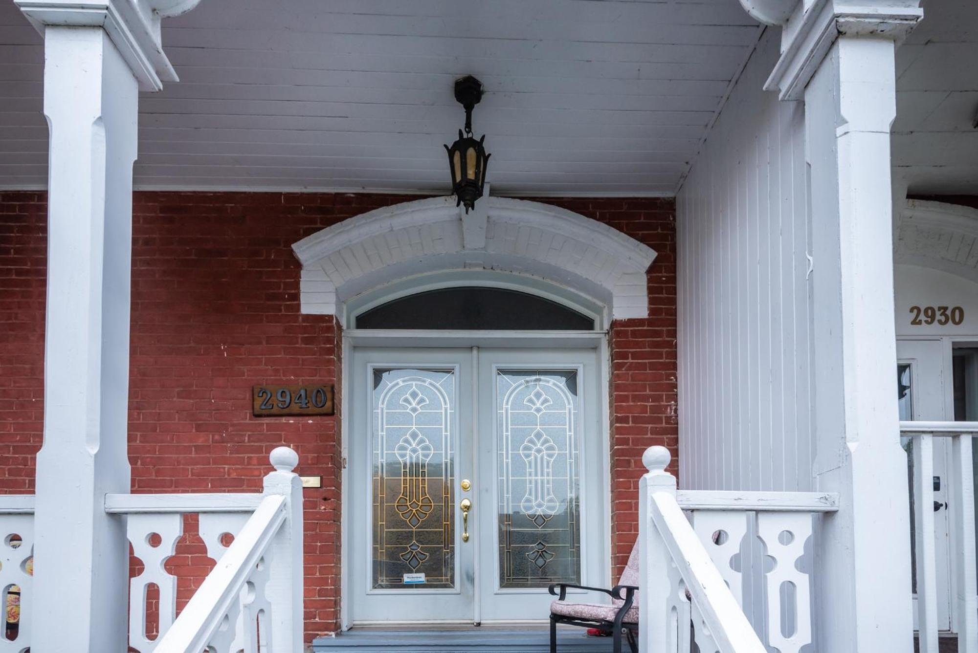 Centennial 6-bedroom Waterfront Palace Sleeps 14 Montreal