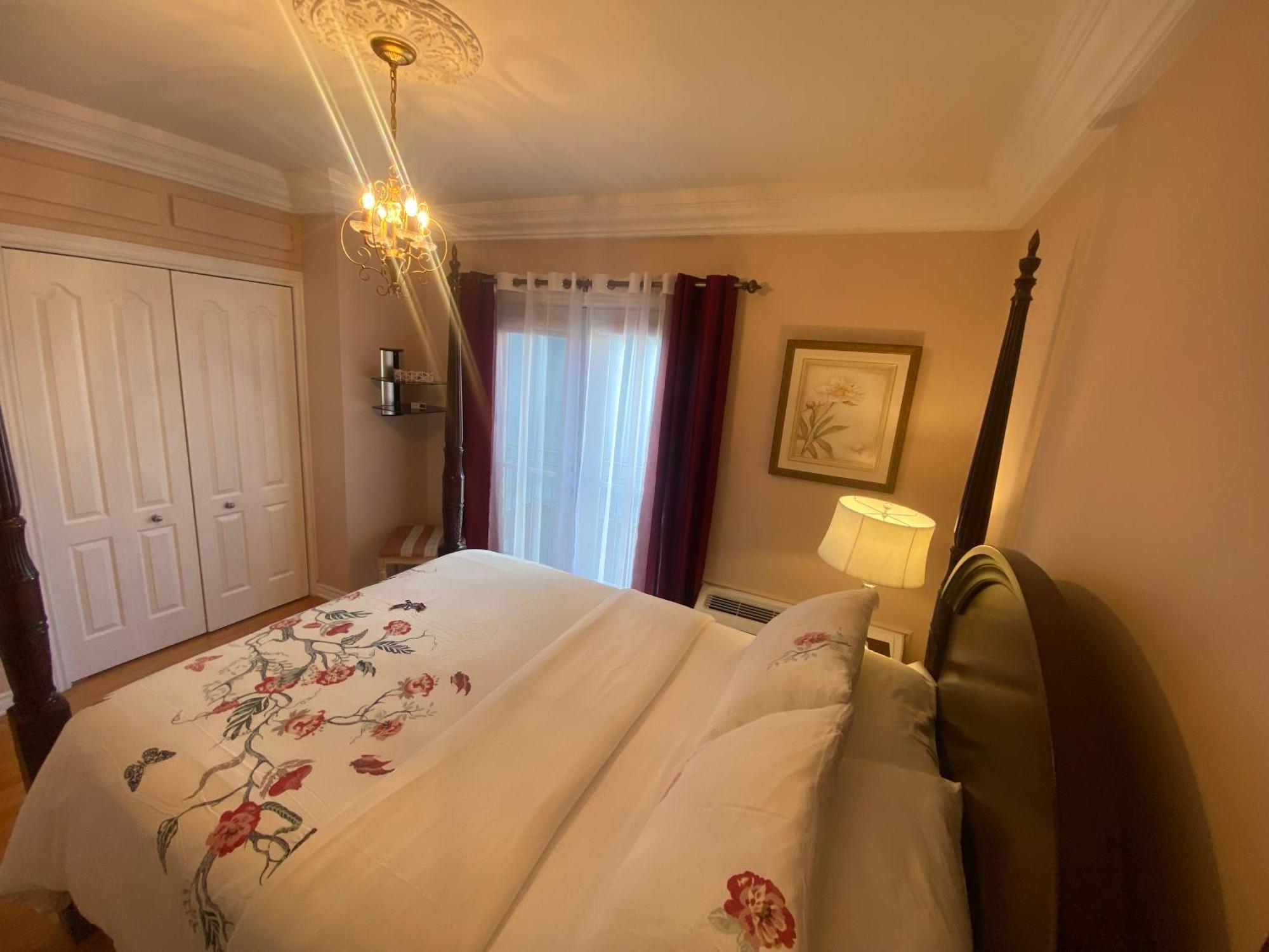 Aparthotelmontreal By Les Terrasses Saint Urbain 2225i2 Apartment 4*