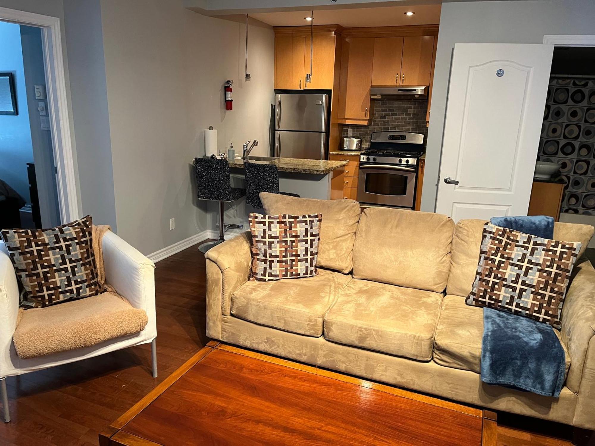 Aparthotelmontreal By Les Terrasses Saint Urbain 2225i2 4* Montreal