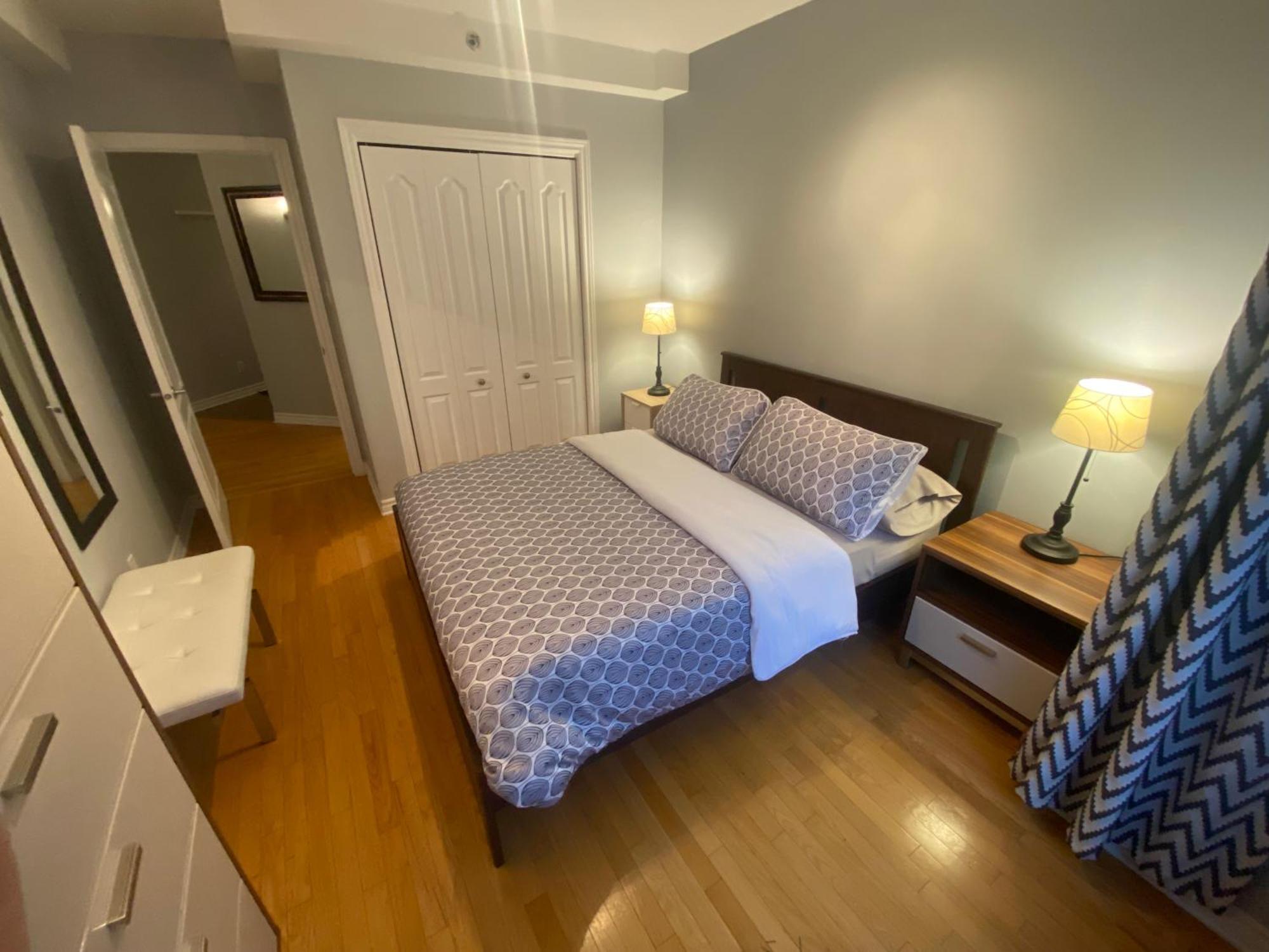 Aparthotelmontreal By Les Terrasses Saint Urbain 2225i2 4* Montreal