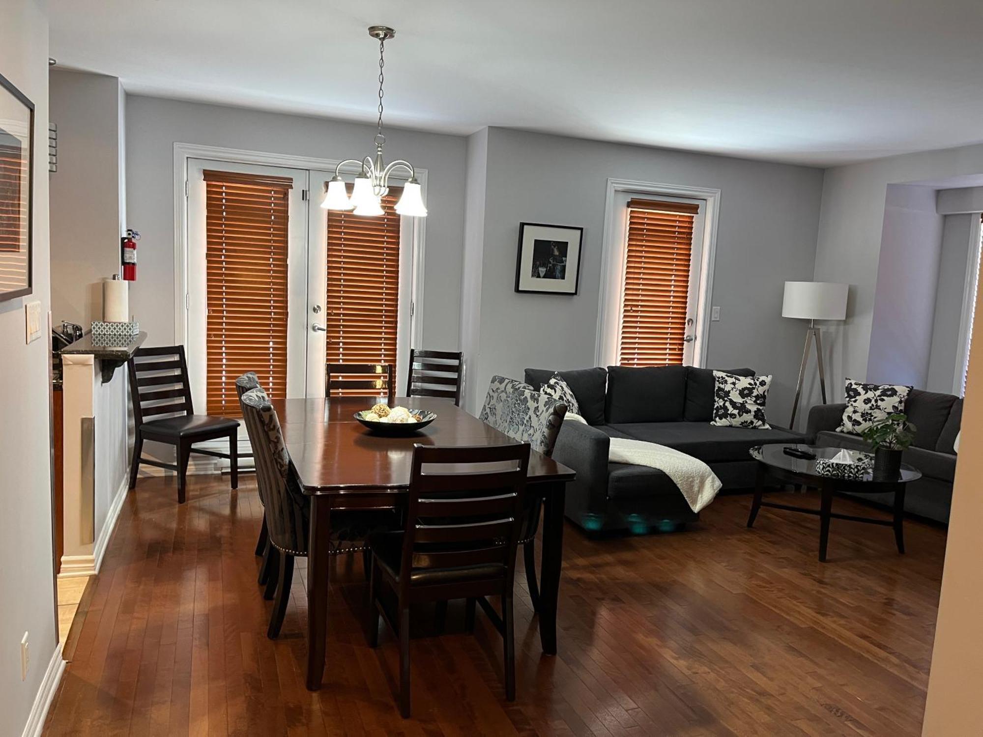 Aparthotelmontreal By Les Terrasses Saint Urbain 2225i2 4* Montreal