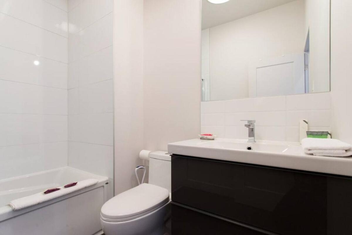 Fresh 1 Bdr In The Heart Of Mile End By Denstays * Montreal