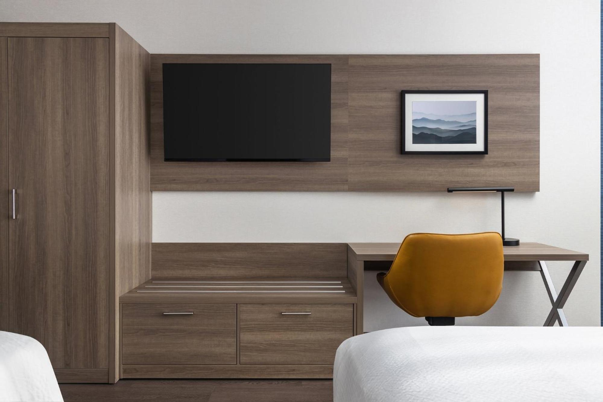 Express Airport - St-laurent By Ihg Hotel 2*