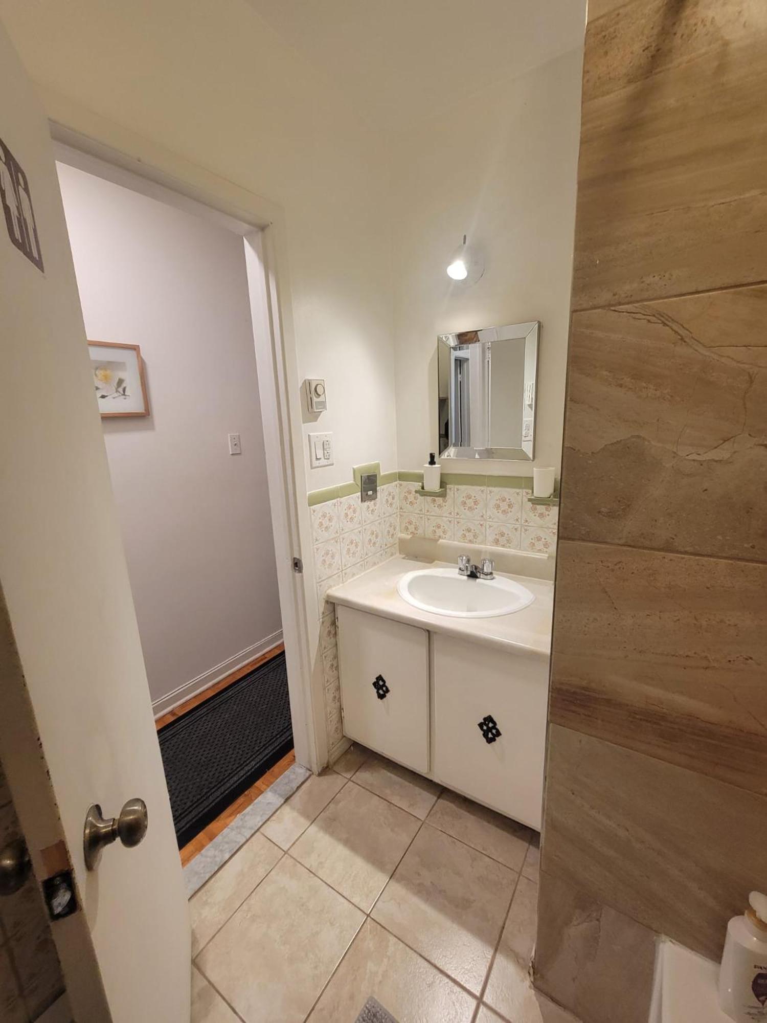 Apartment St Denis Family 4 Montreal