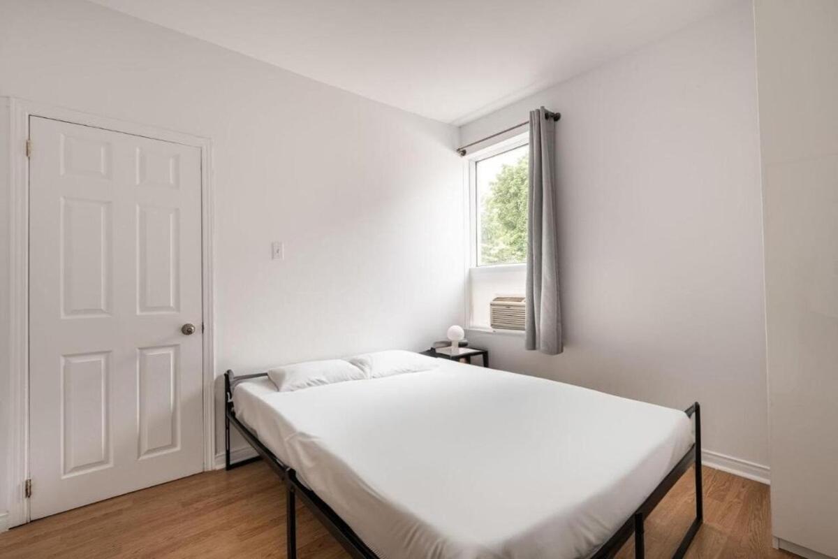 C 07 - With 2 Bedrooms And 3 Beds Apartment Montreal