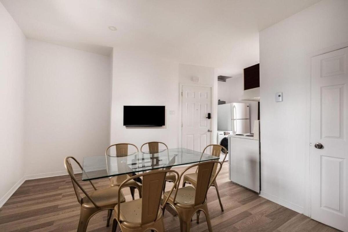 C 07 - With 2 Bedrooms And 3 Beds Apartment Montreal
