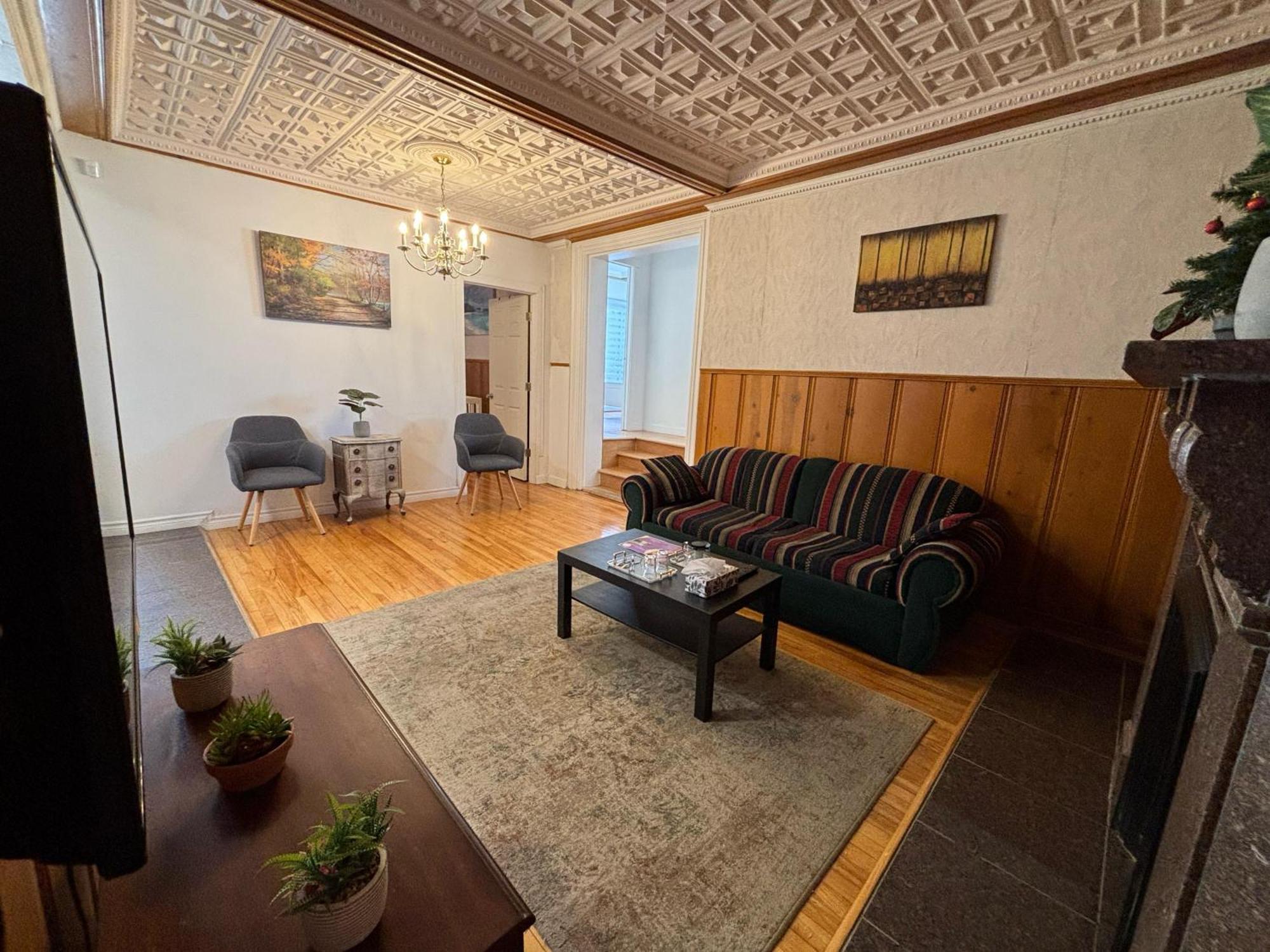 Apartment Sunlit Haven - Free Parking Montreal