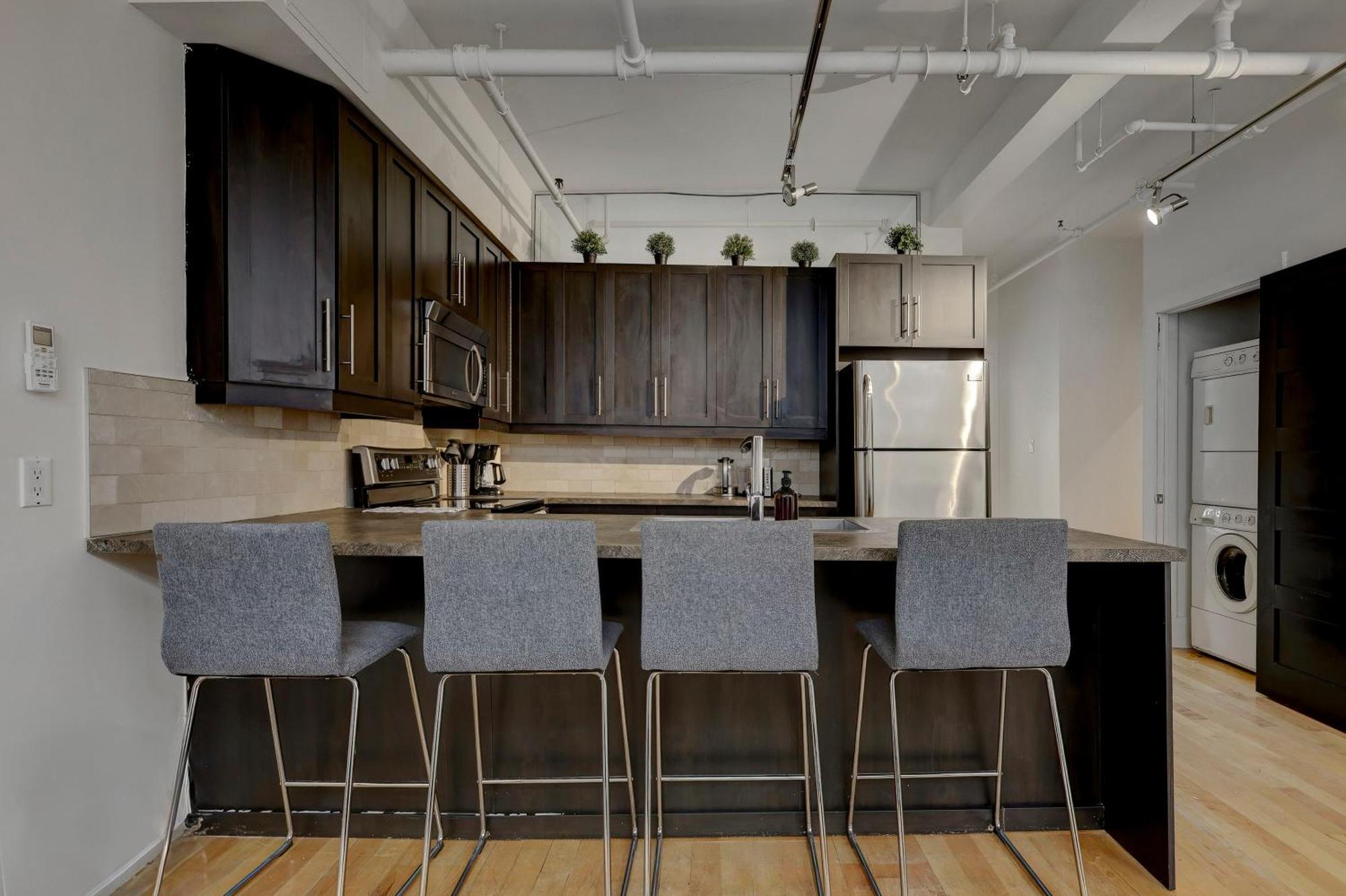 Spacious 4br1b Chic Retreat In The Plateau Zv7 Apartment Montreal