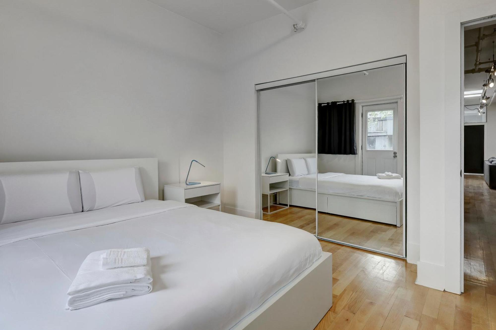 Spacious 4br1b Chic Retreat In The Plateau Zv7 *