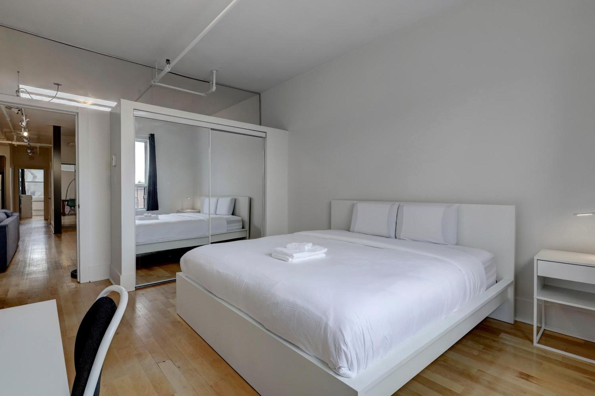 Spacious 4br1b Chic Retreat In The Plateau Zv7 Montreal