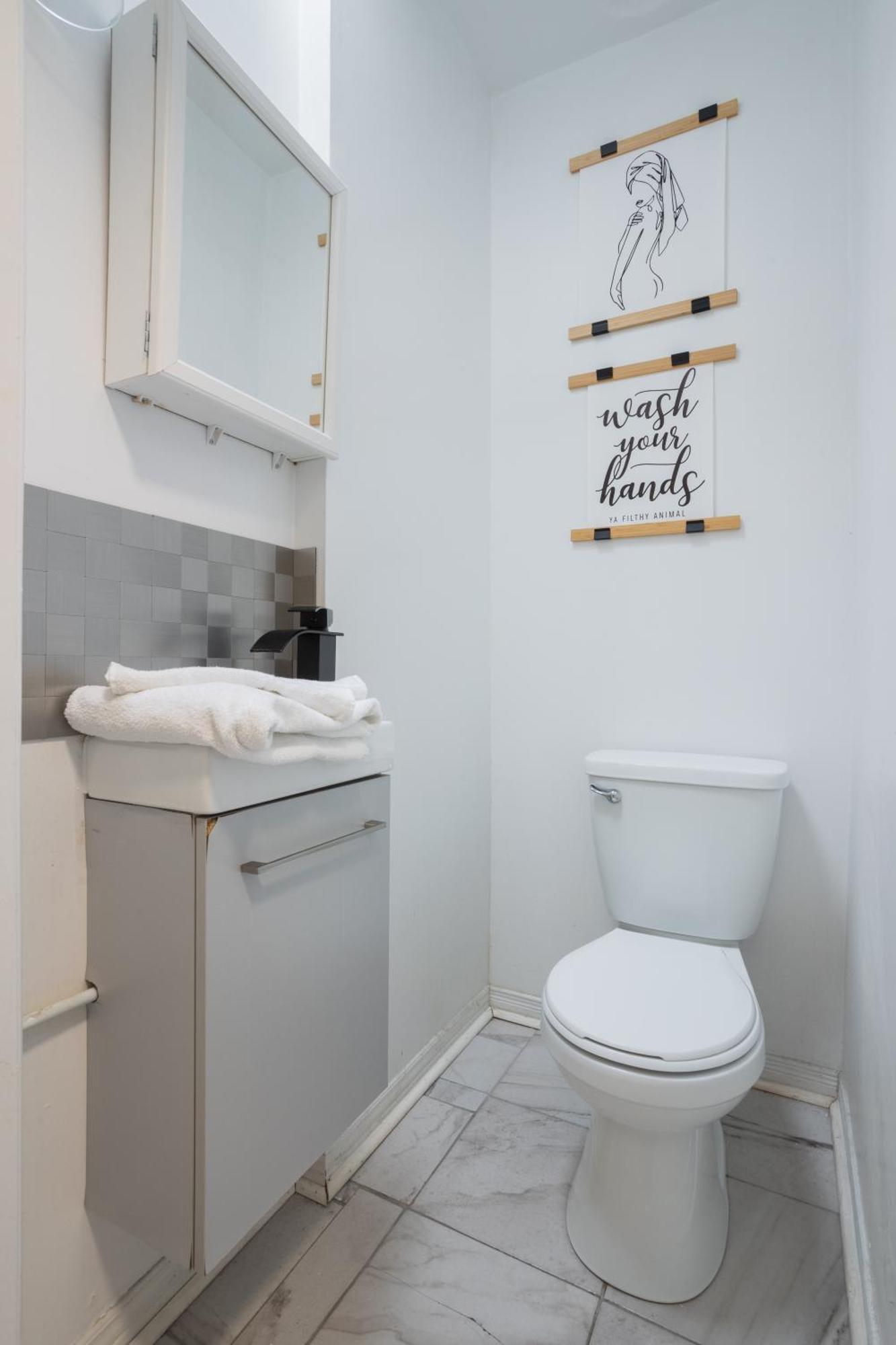 Apartment Excellent 4 Bedroom In Griffintown Downtown Mtl Zd3