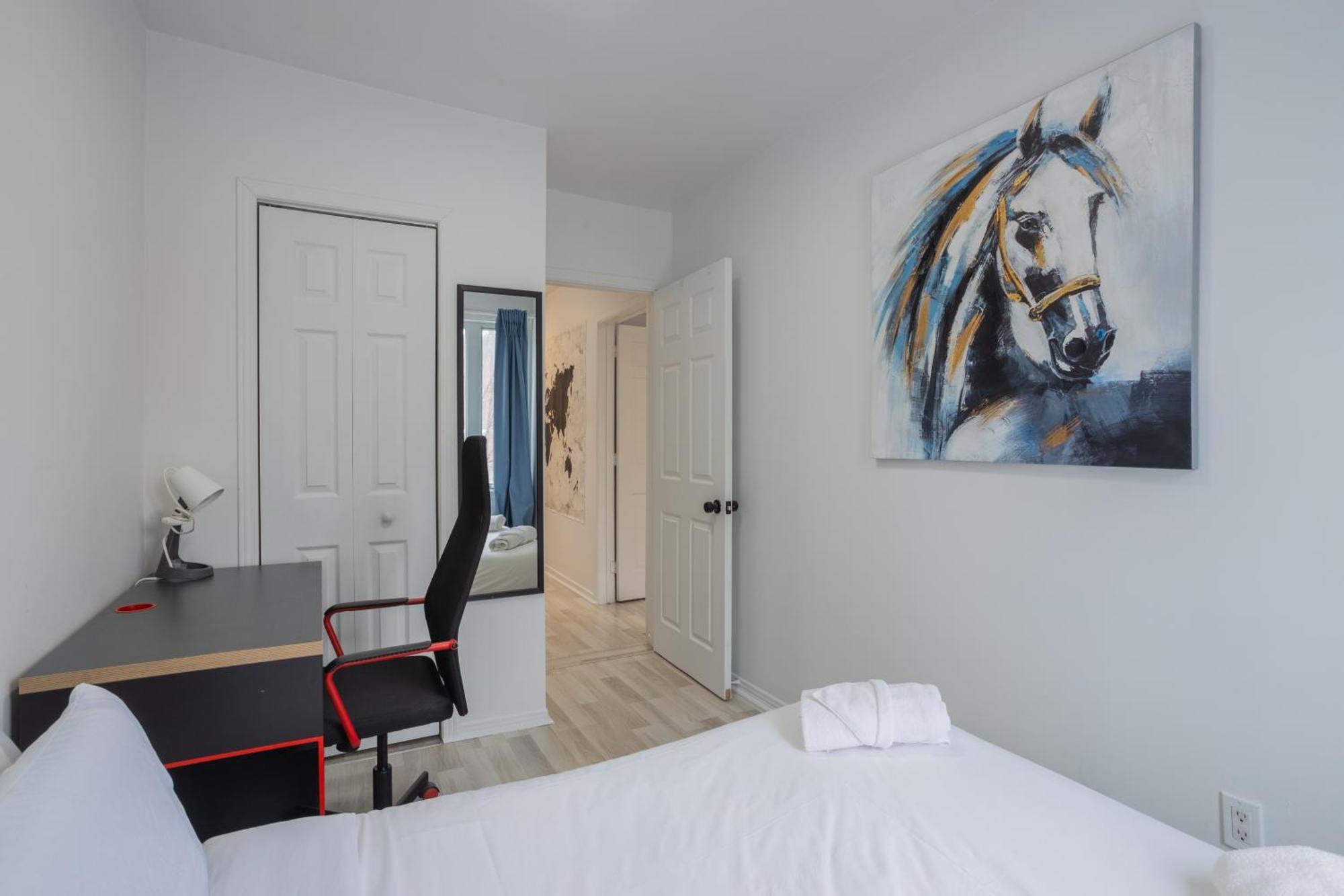Apartment Excellent 4 Bedroom In Griffintown Downtown Mtl Zd3