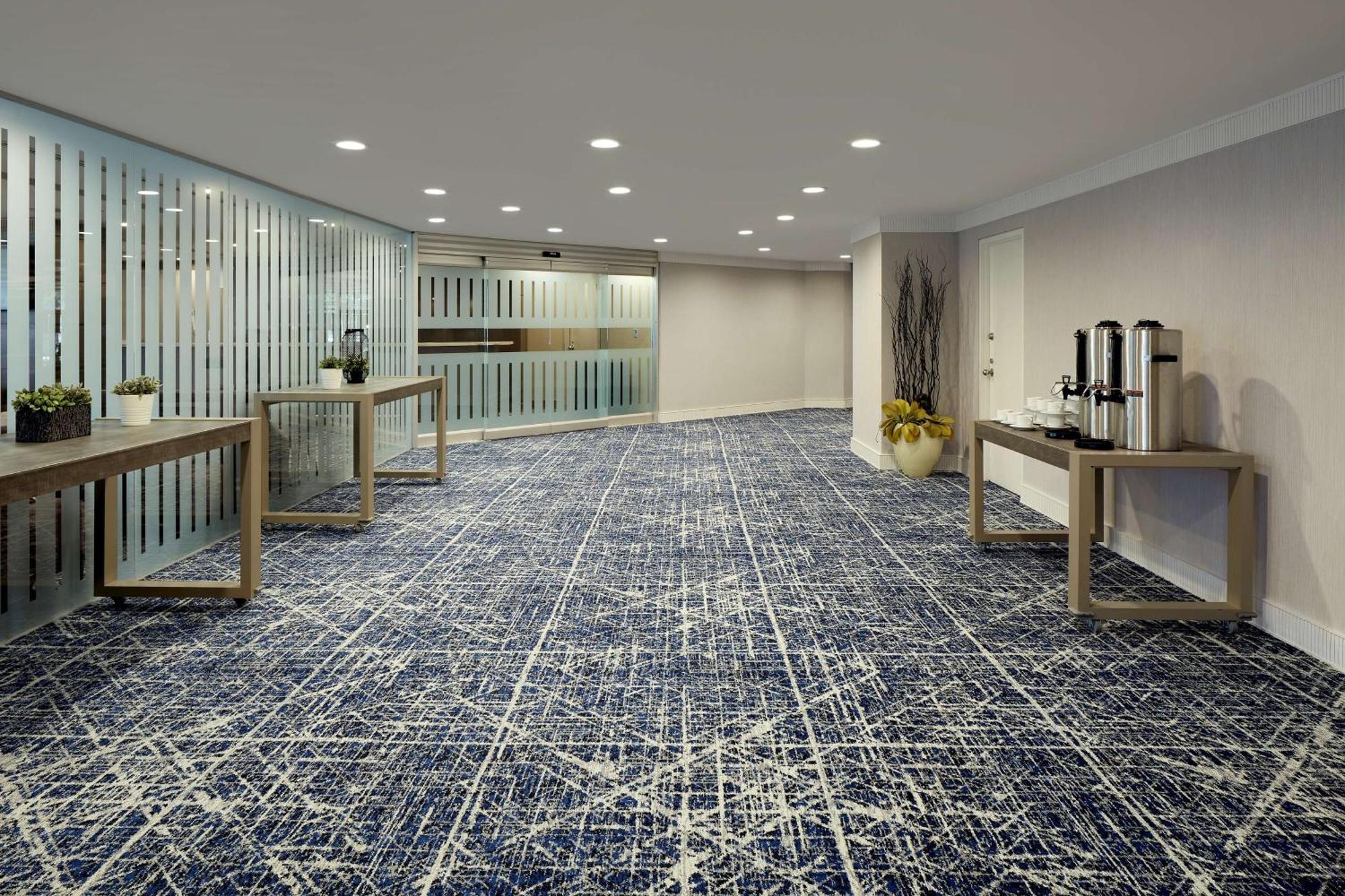 Doubletree By Hilton Hotel Montreal