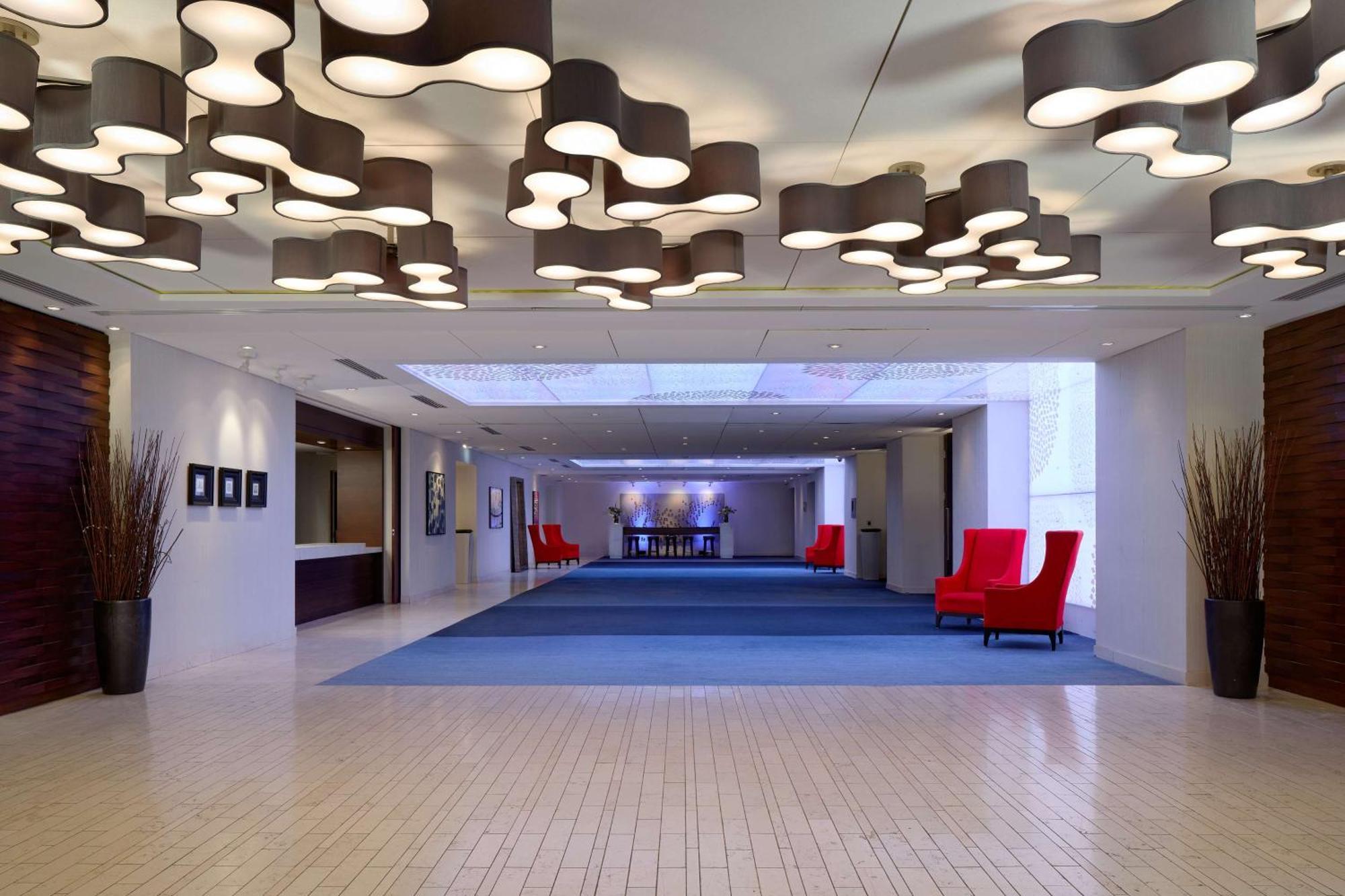 Doubletree By Hilton Hotel Montreal