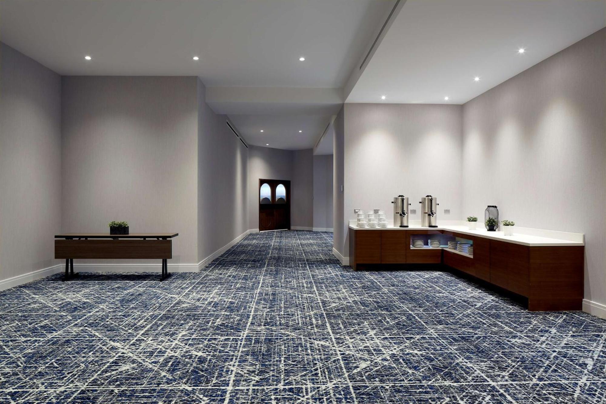 Doubletree By Hilton Hotel Montreal