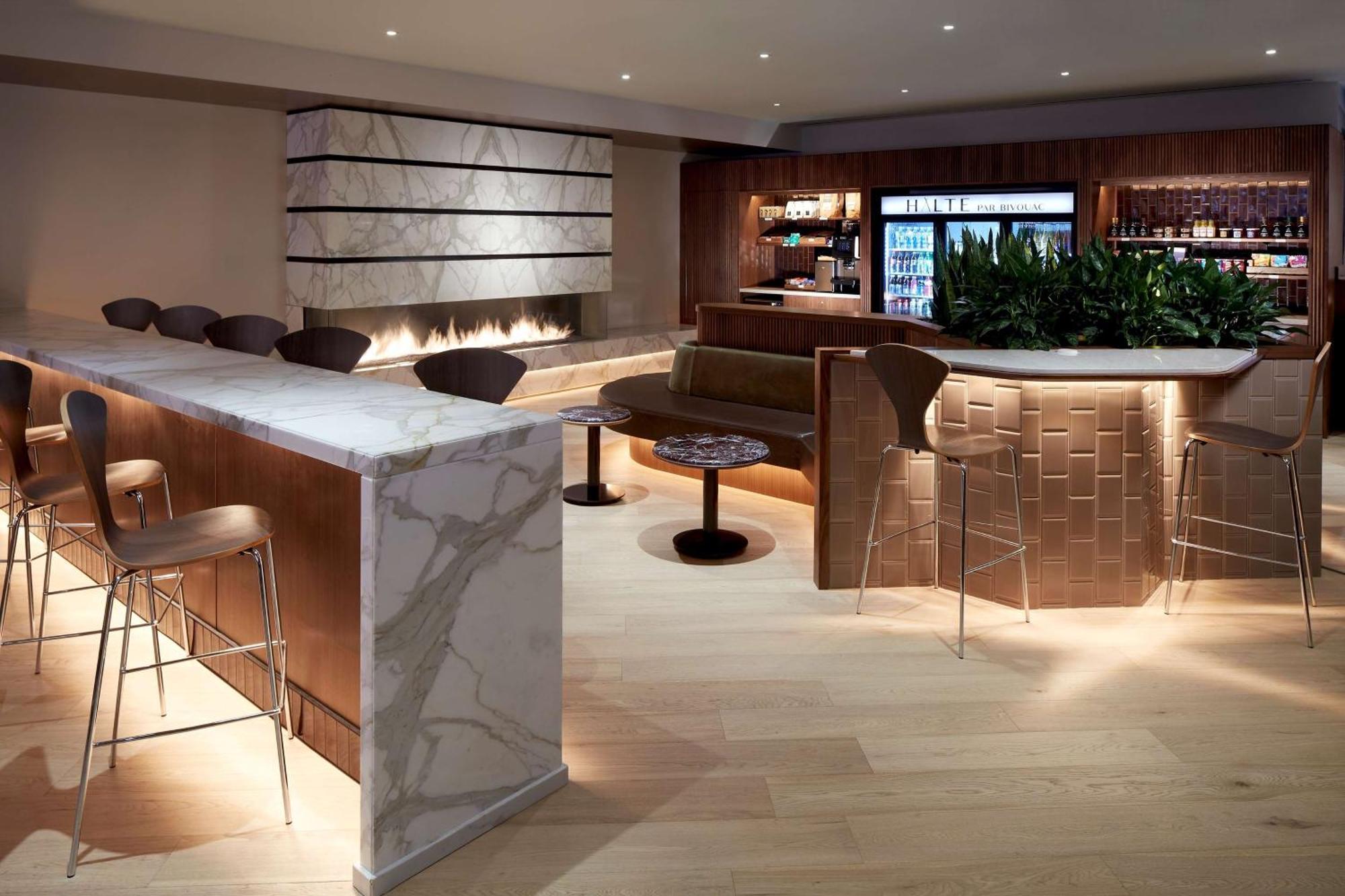 Doubletree By Hilton Montreal