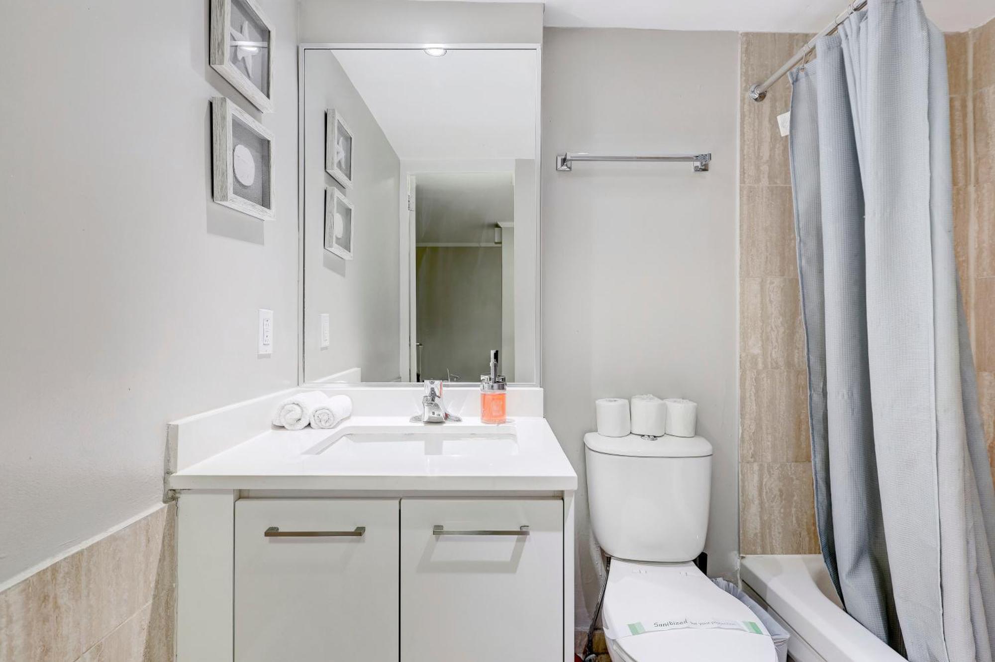 Apartment Great Unit In Downtown With Balcony And View Zm6 Montreal