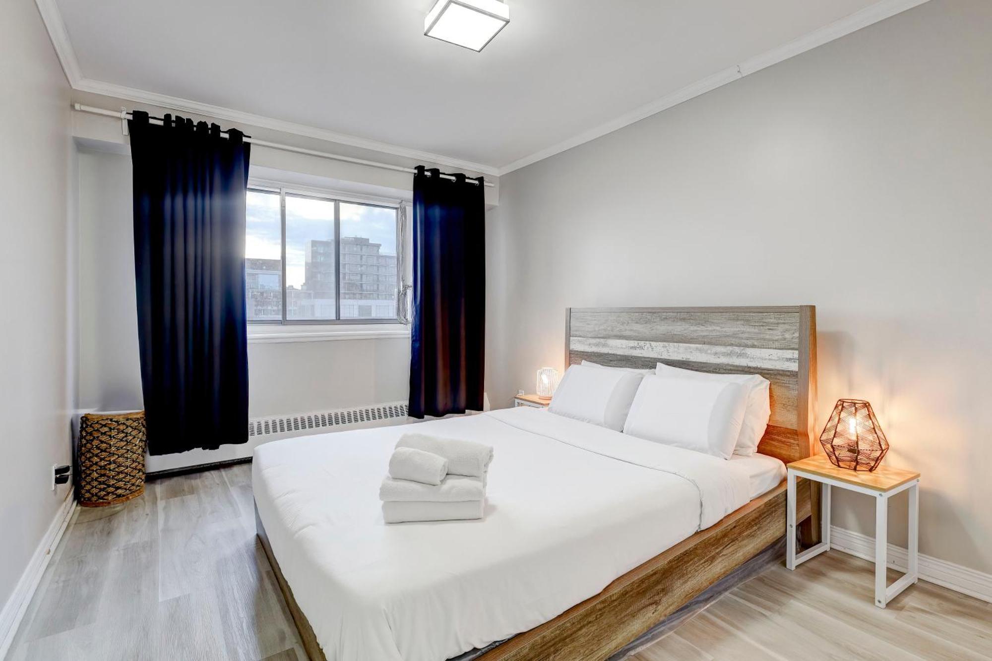 Great Unit In Downtown With Balcony And View Zm6 Montreal