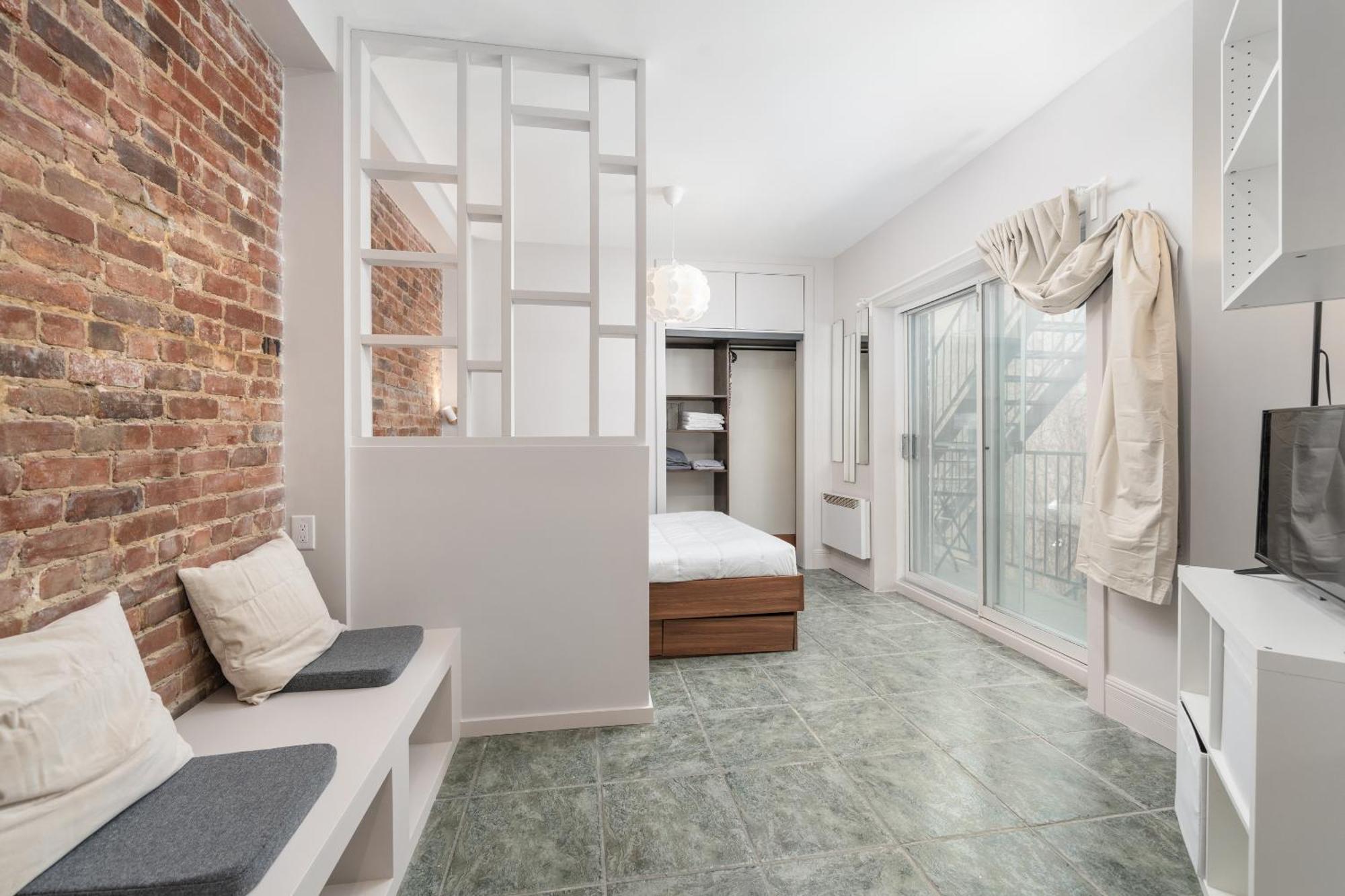 Stylish Loft In Heart Of Plateau Montreal