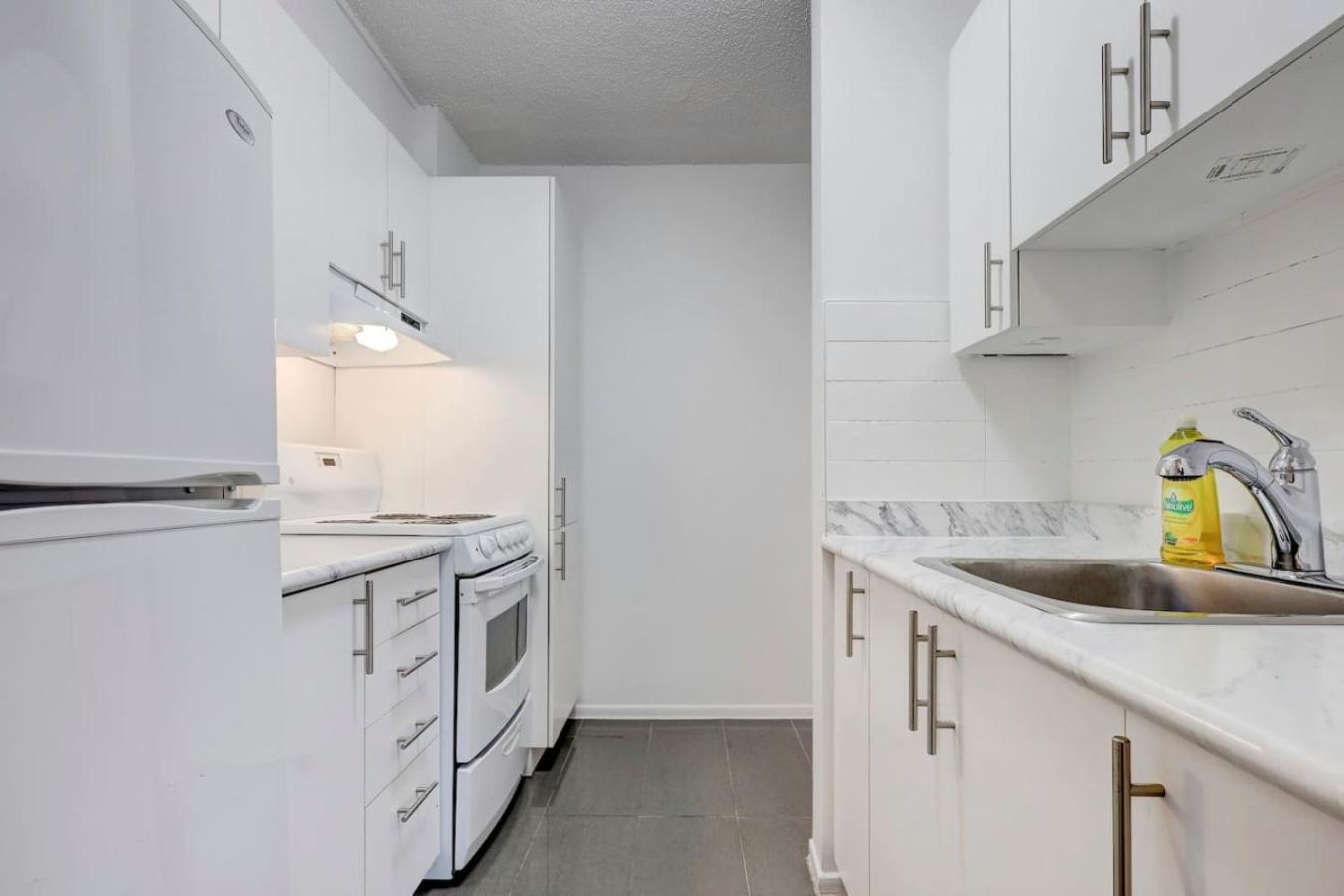 Cozy 1br On Rene-levesque Zn2 Apartment