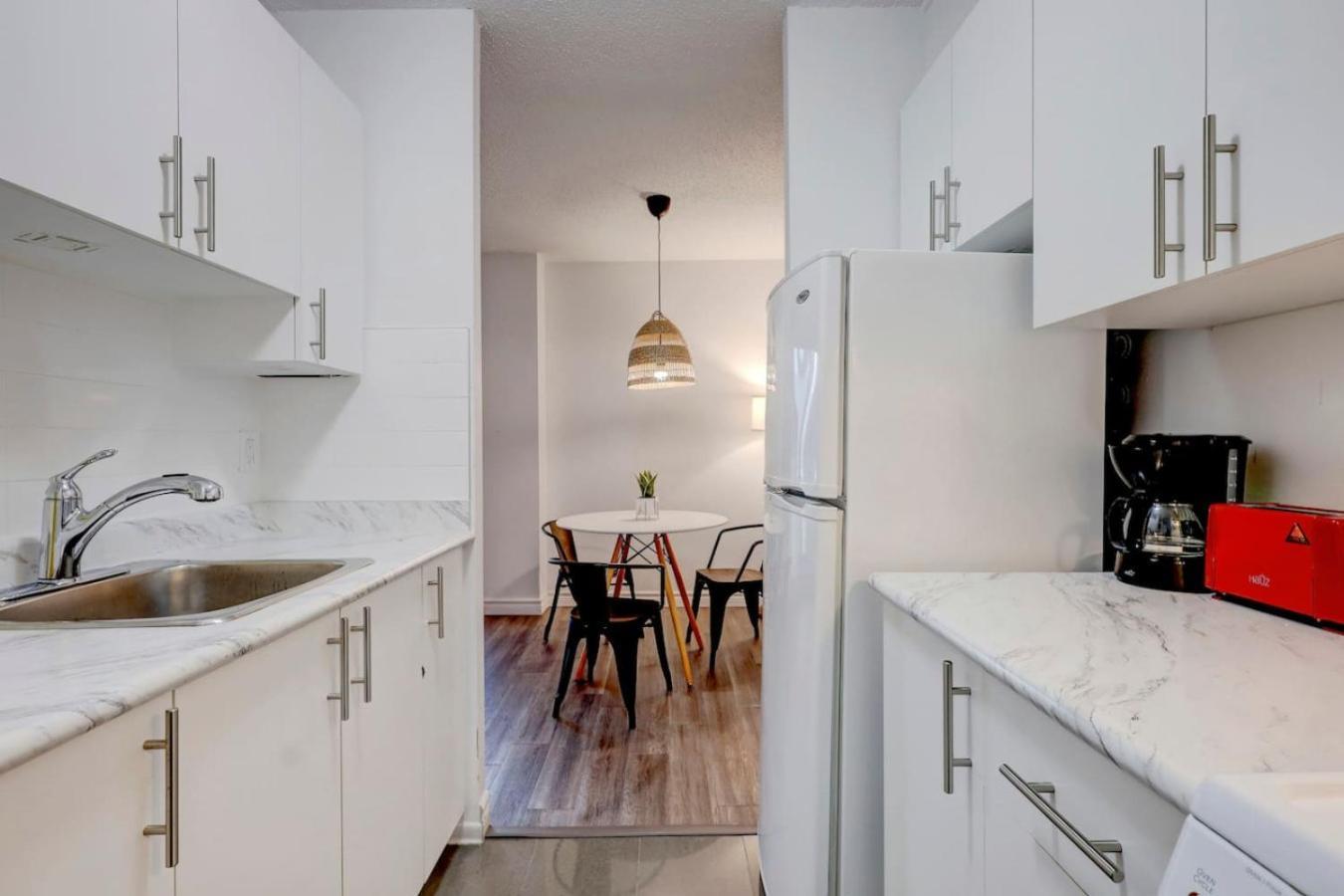 Cozy 1br On Rene-levesque Zn2 Apartment