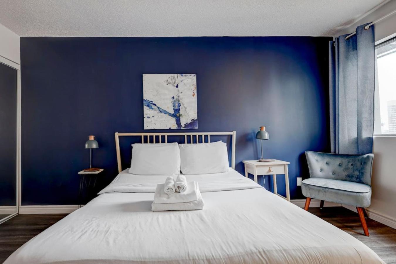 Cozy 1br On Rene-levesque Zn2 *
