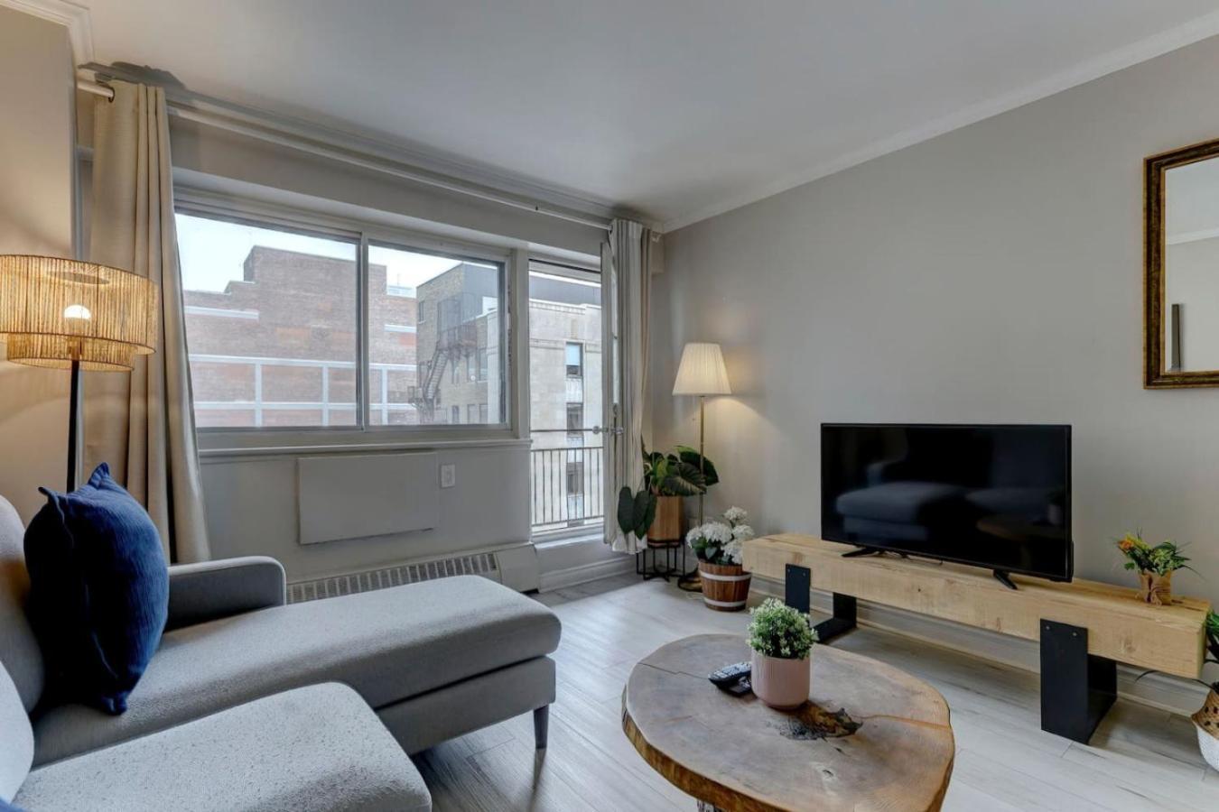 Cozy In Heart Of Downtown Zl8 Apartment