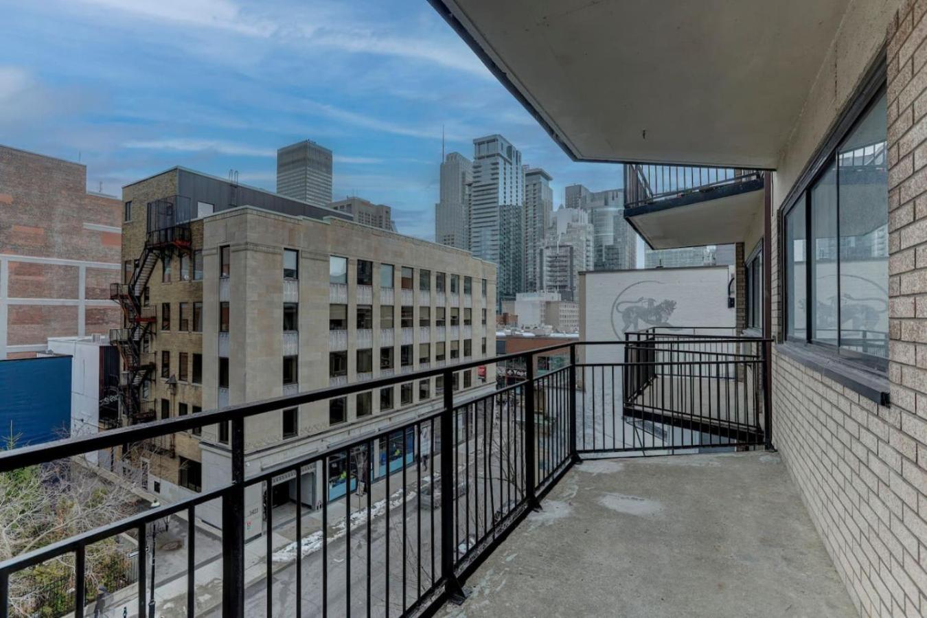Cozy In Heart Of Downtown Zl8 Apartment *