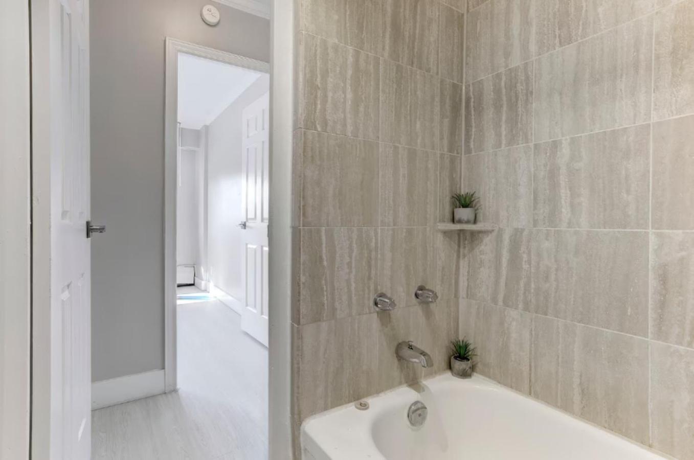 Cool 1-bedroom Zm2 *