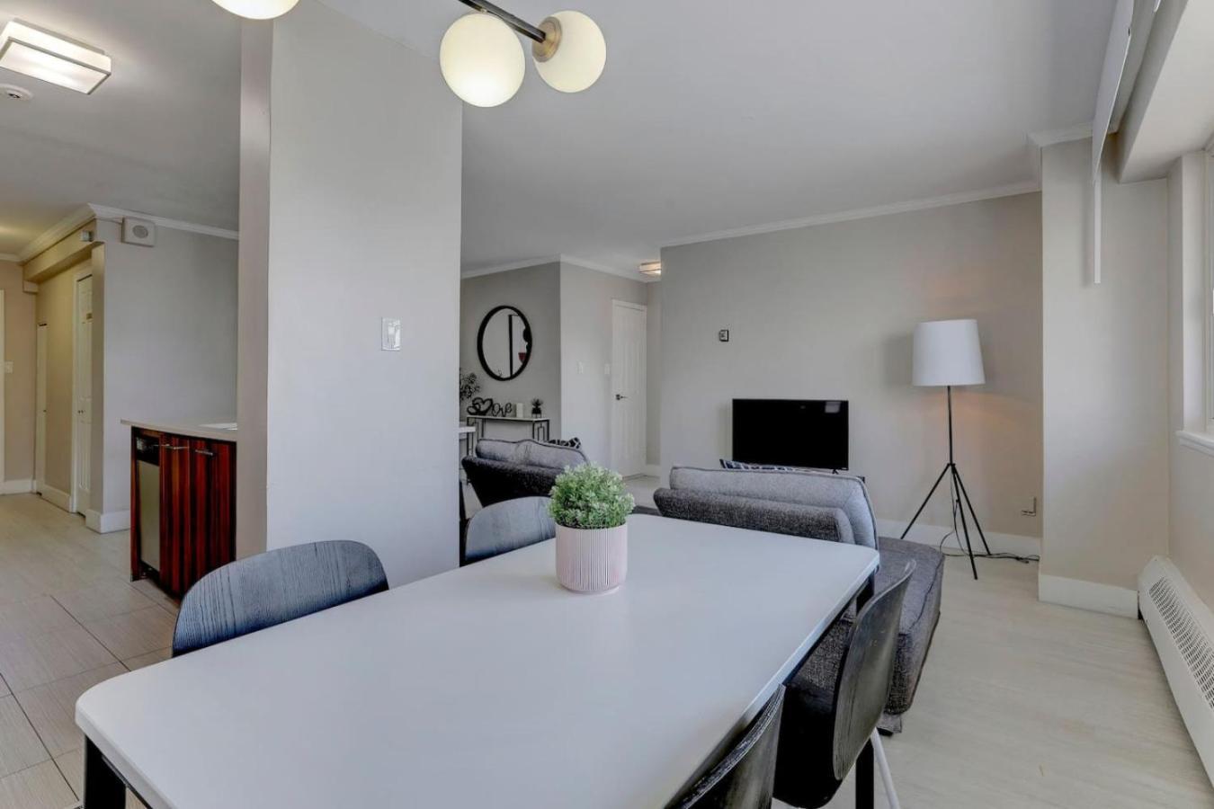 Cool 1-bedroom Zm2 Apartment Montreal