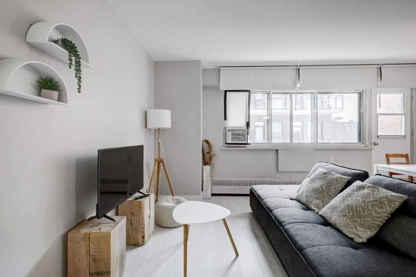 Urban Haven On Downtown Zl7