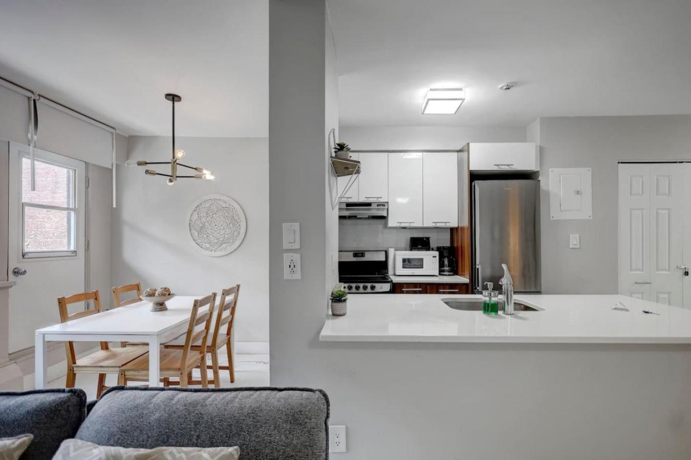 Urban Haven On Downtown Zl7 * Montreal